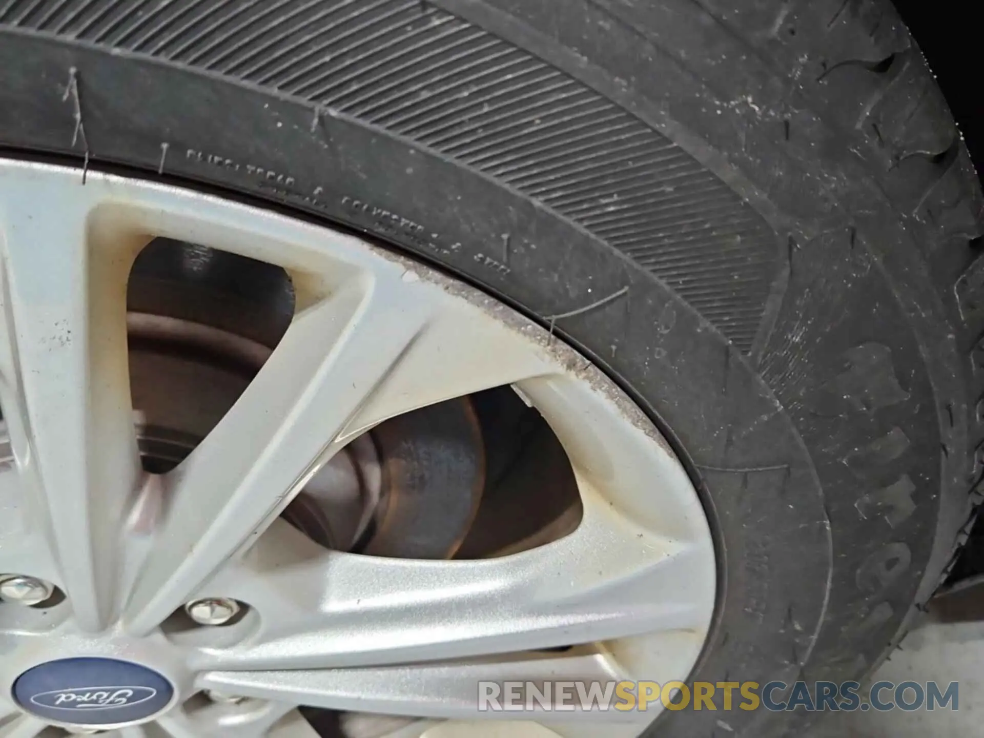 16 Photograph of a damaged car 1FMCU9GD8KUC07497 FORD ESCAPE 2019