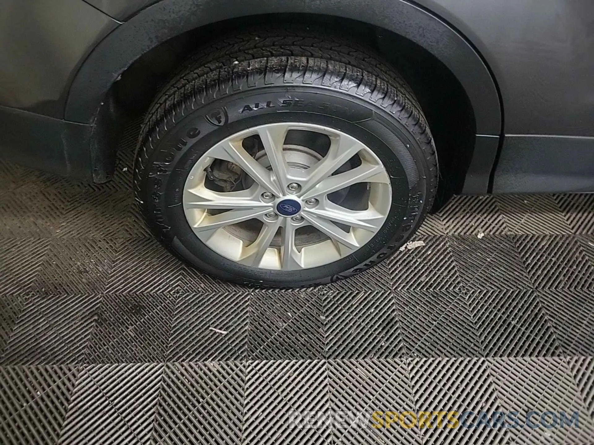 2 Photograph of a damaged car 1FMCU9GD8KUC07497 FORD ESCAPE 2019