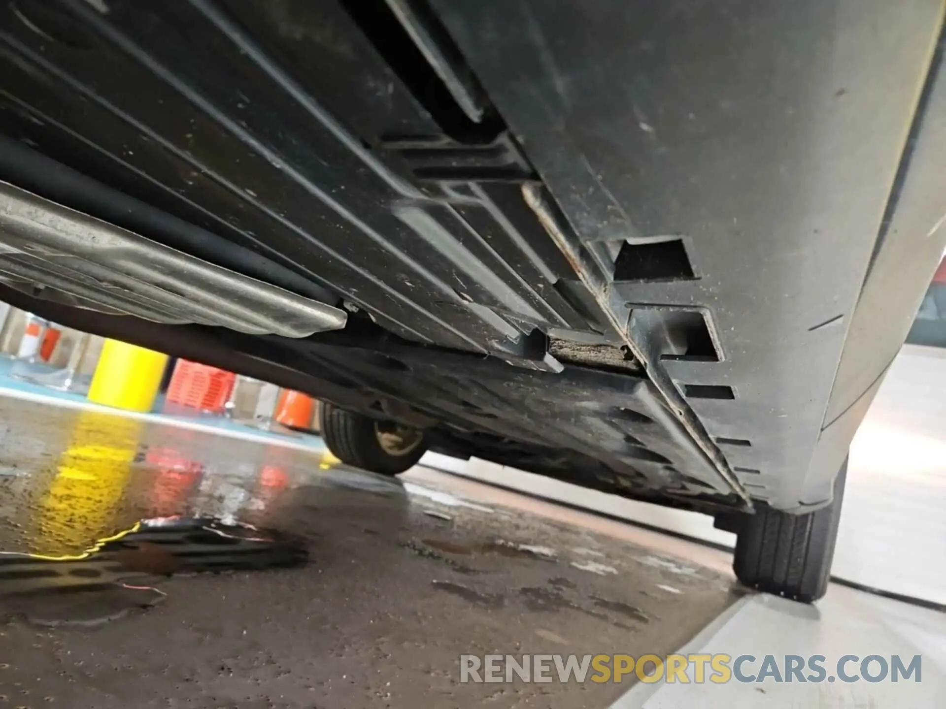 22 Photograph of a damaged car 1FMCU9GD8KUC07497 FORD ESCAPE 2019