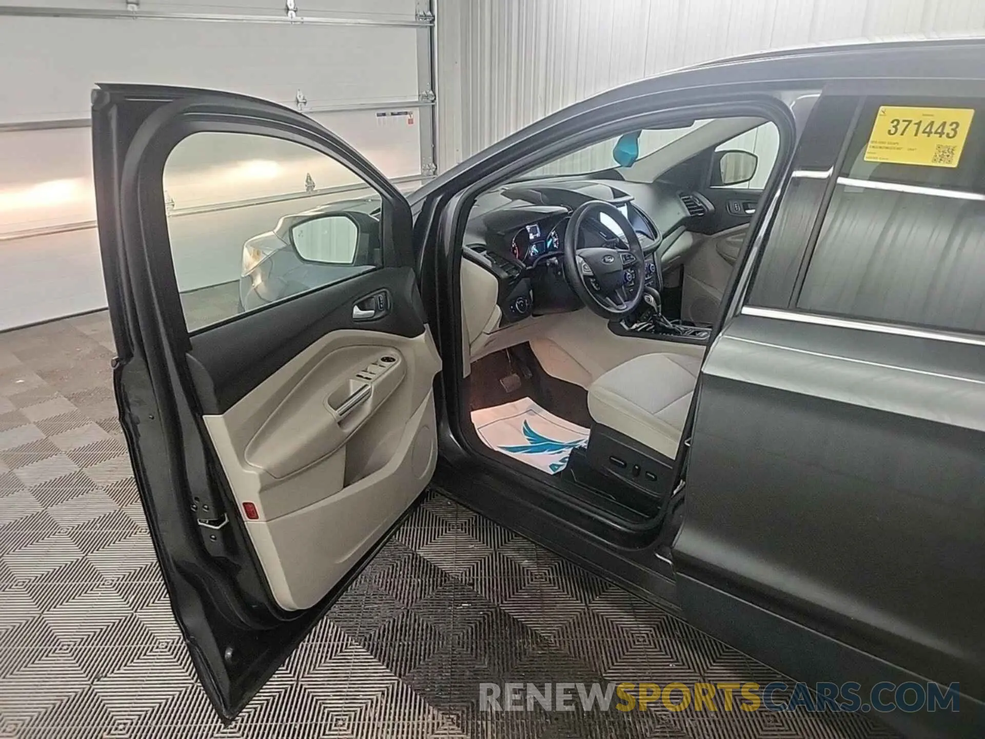 24 Photograph of a damaged car 1FMCU9GD8KUC07497 FORD ESCAPE 2019