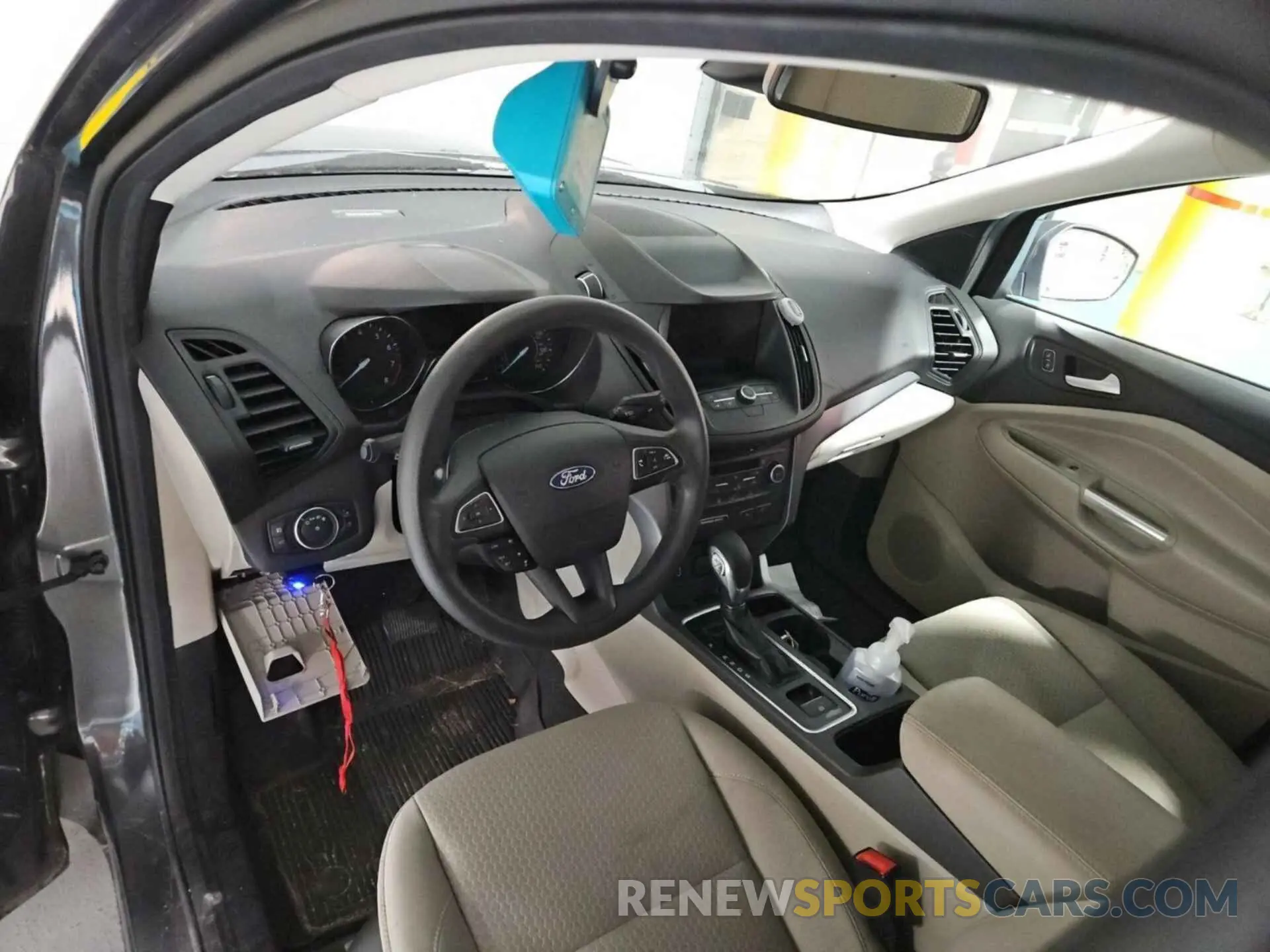 32 Photograph of a damaged car 1FMCU9GD8KUC07497 FORD ESCAPE 2019