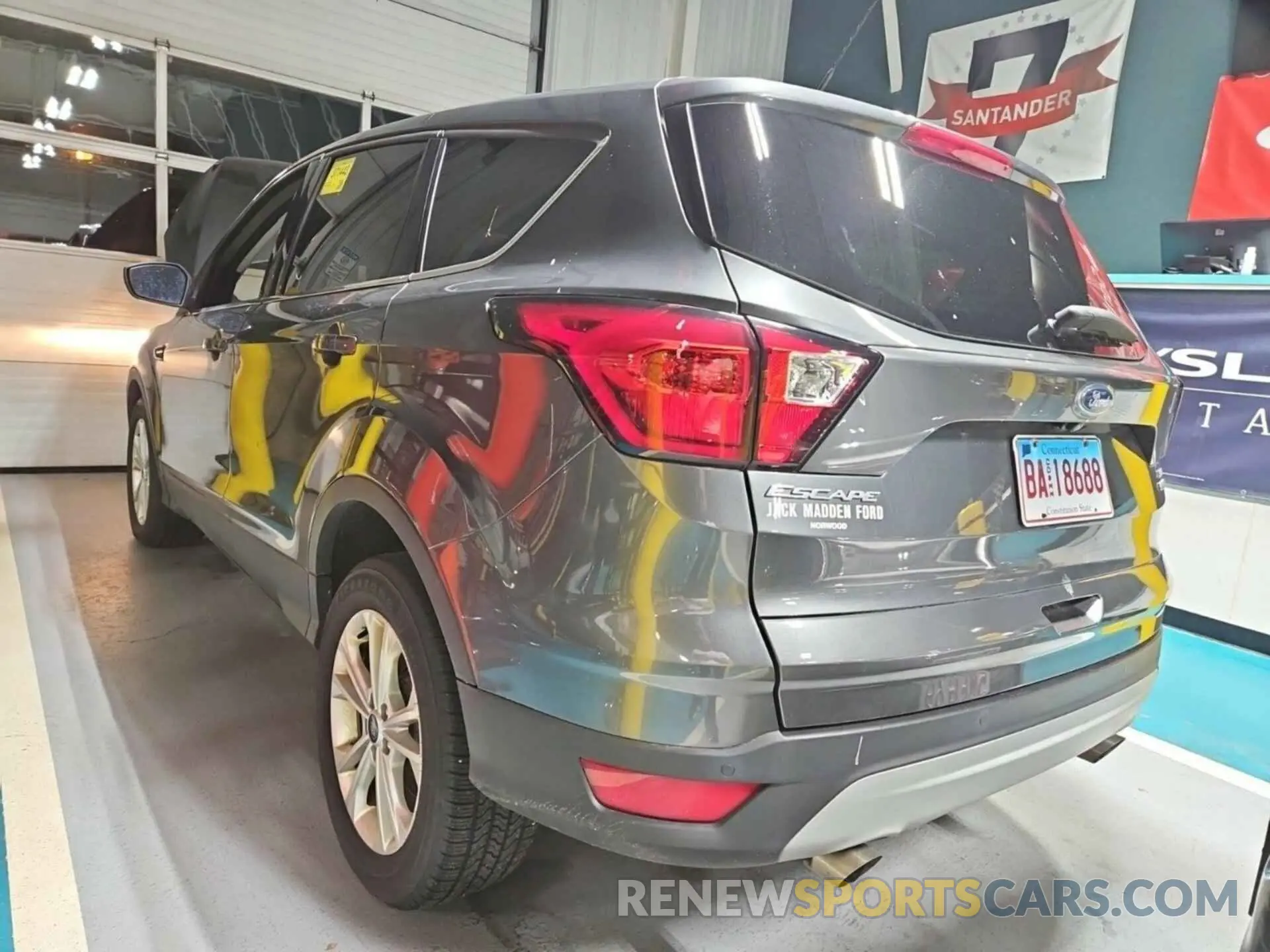 43 Photograph of a damaged car 1FMCU9GD8KUC07497 FORD ESCAPE 2019