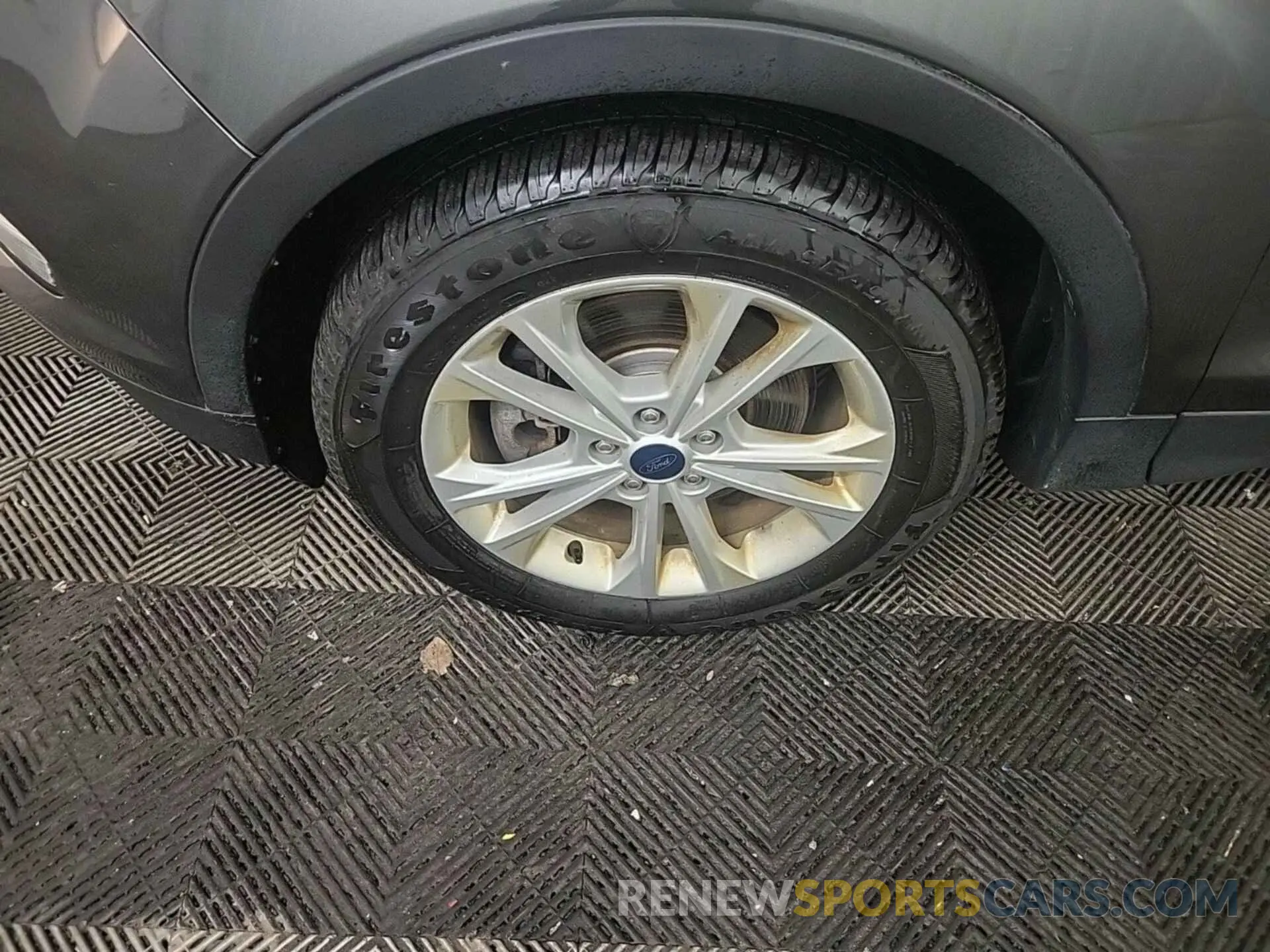 8 Photograph of a damaged car 1FMCU9GD8KUC07497 FORD ESCAPE 2019