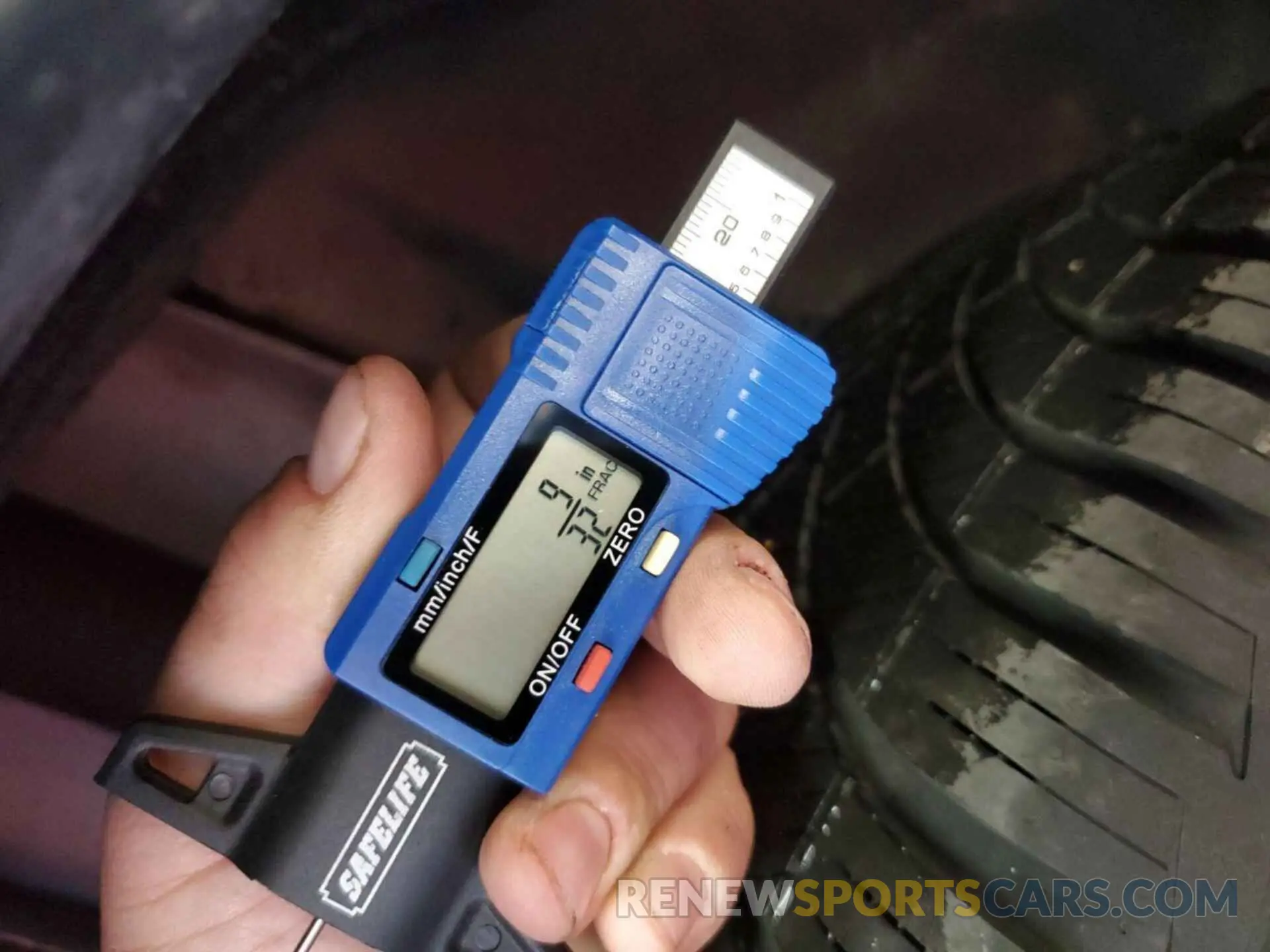 10 Photograph of a damaged car 1FMCU9GD8KUC07726 FORD ESCAPE 2019