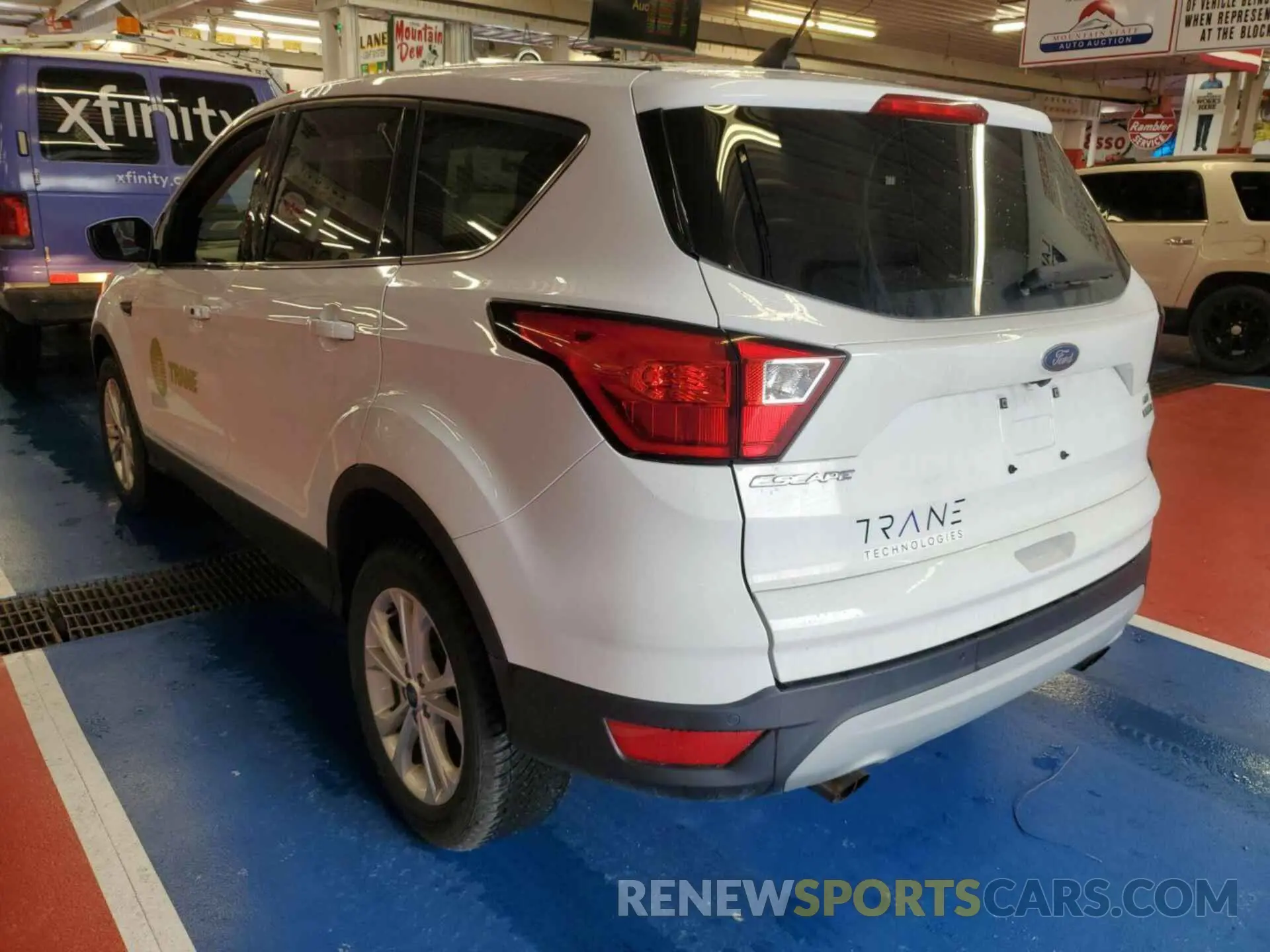 11 Photograph of a damaged car 1FMCU9GD8KUC07726 FORD ESCAPE 2019