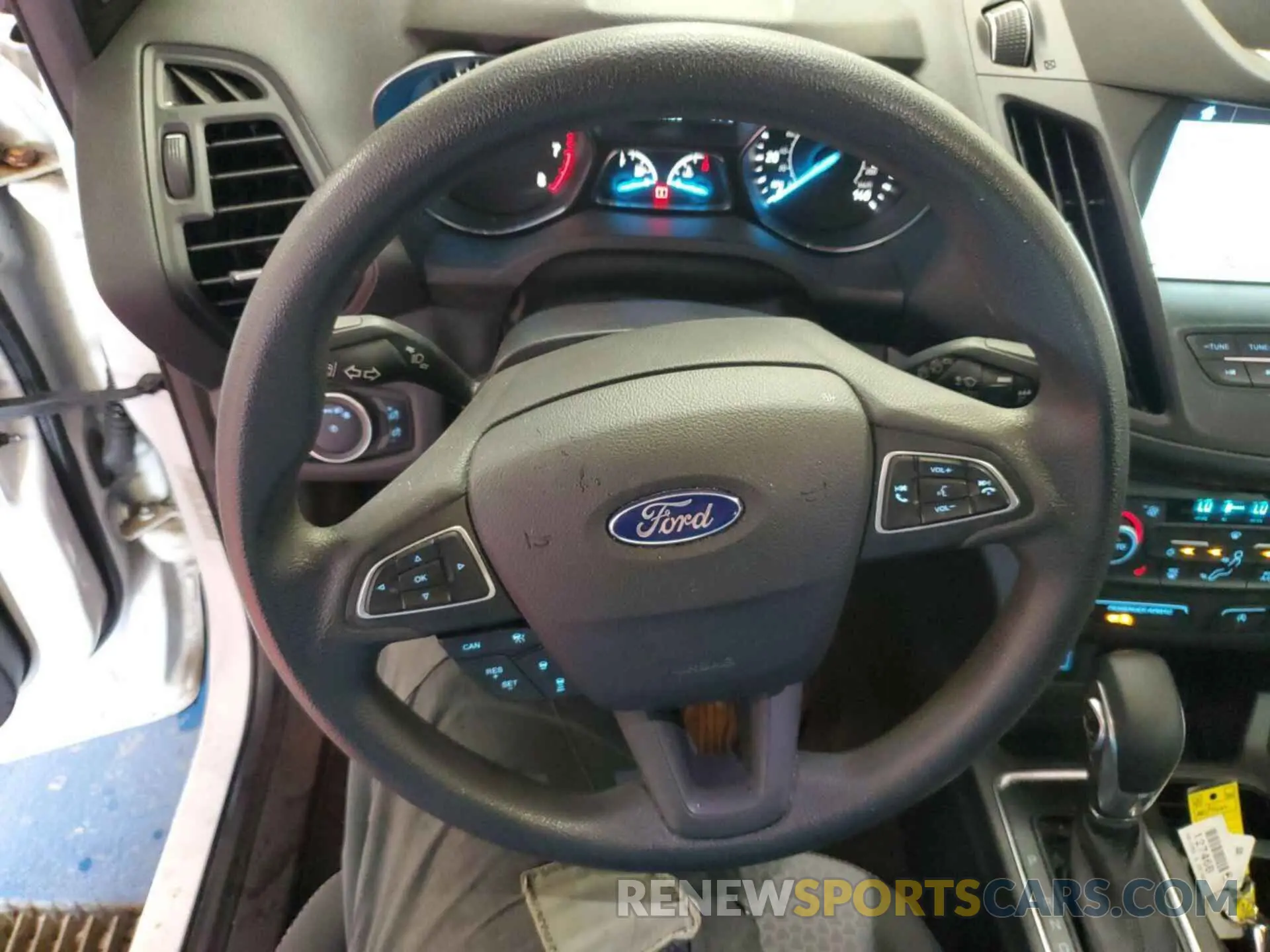 25 Photograph of a damaged car 1FMCU9GD8KUC07726 FORD ESCAPE 2019