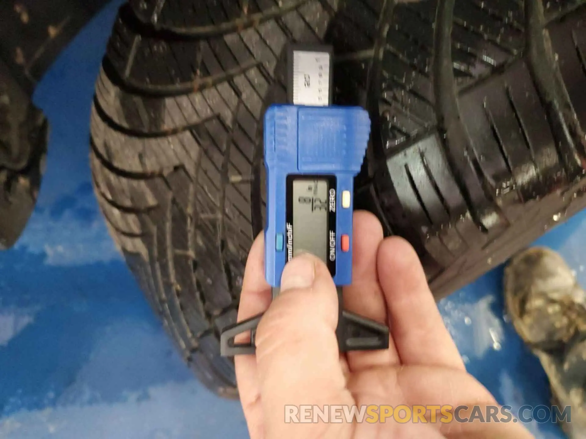 4 Photograph of a damaged car 1FMCU9GD8KUC07726 FORD ESCAPE 2019