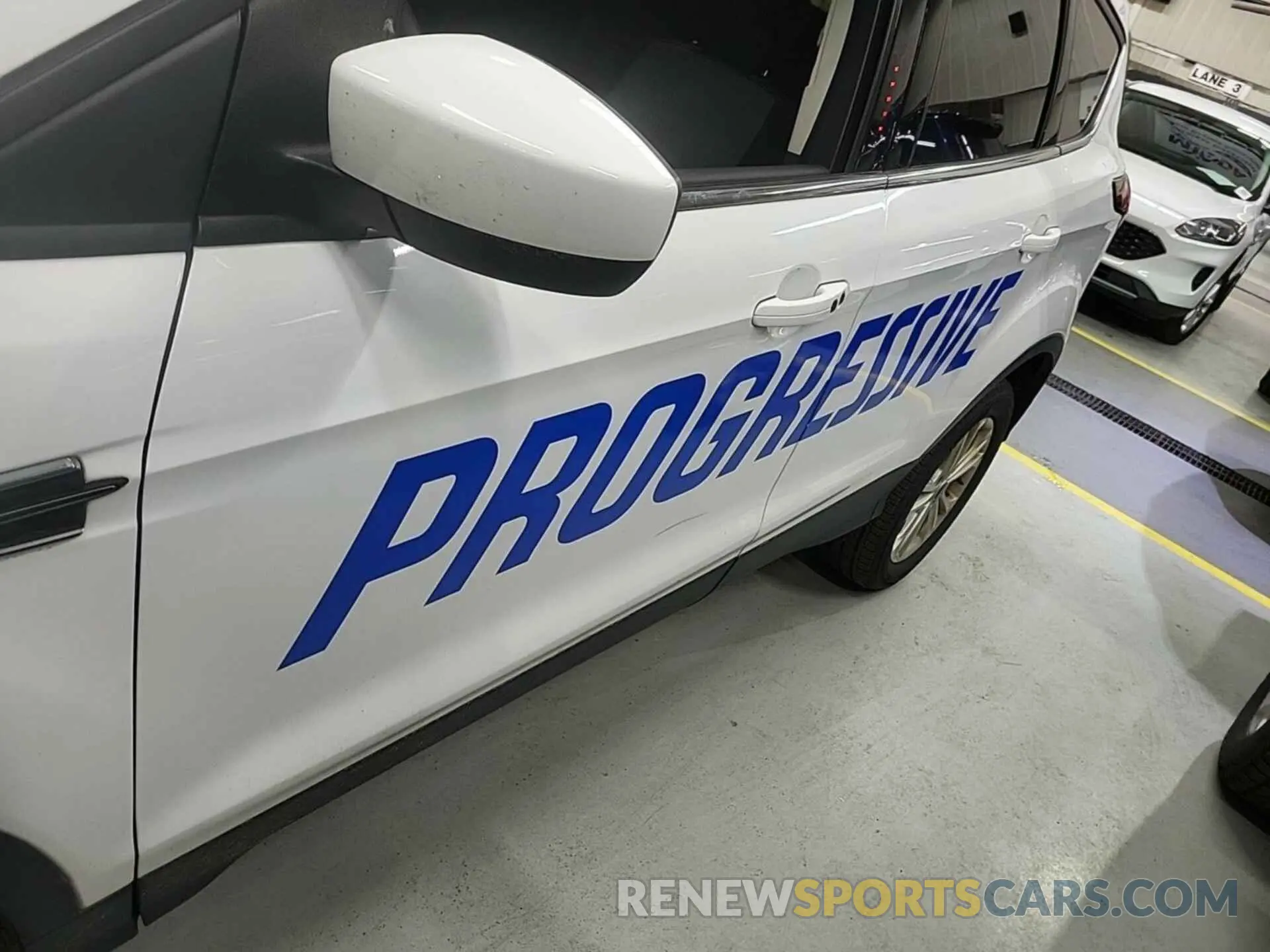 19 Photograph of a damaged car 1FMCU9GD8KUC07788 FORD ESCAPE 2019