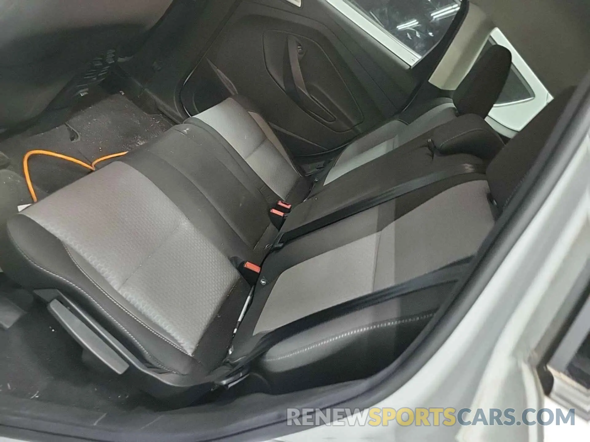 5 Photograph of a damaged car 1FMCU9GD8KUC07788 FORD ESCAPE 2019