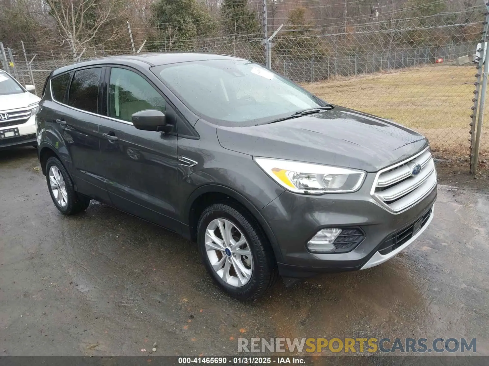 1 Photograph of a damaged car 1FMCU9GD8KUC33968 FORD ESCAPE 2019