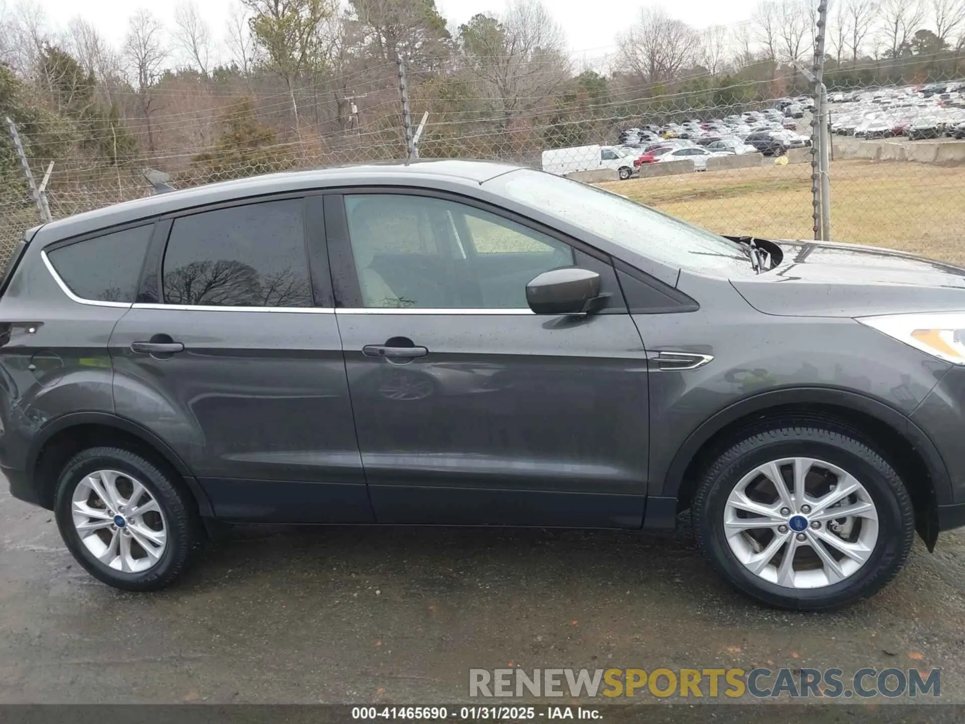 13 Photograph of a damaged car 1FMCU9GD8KUC33968 FORD ESCAPE 2019