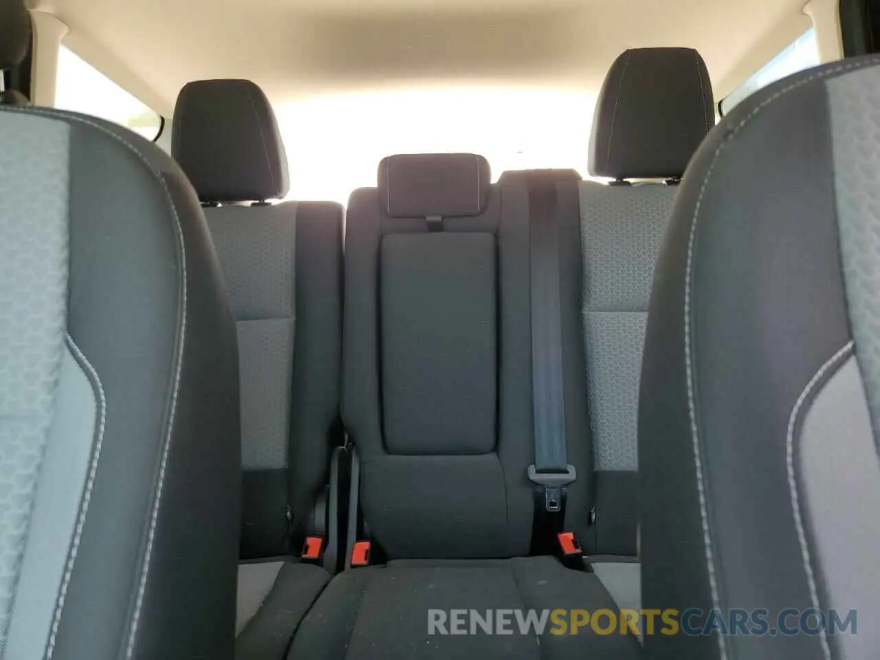 10 Photograph of a damaged car 1FMCU9GD8KUC49085 FORD ESCAPE 2019