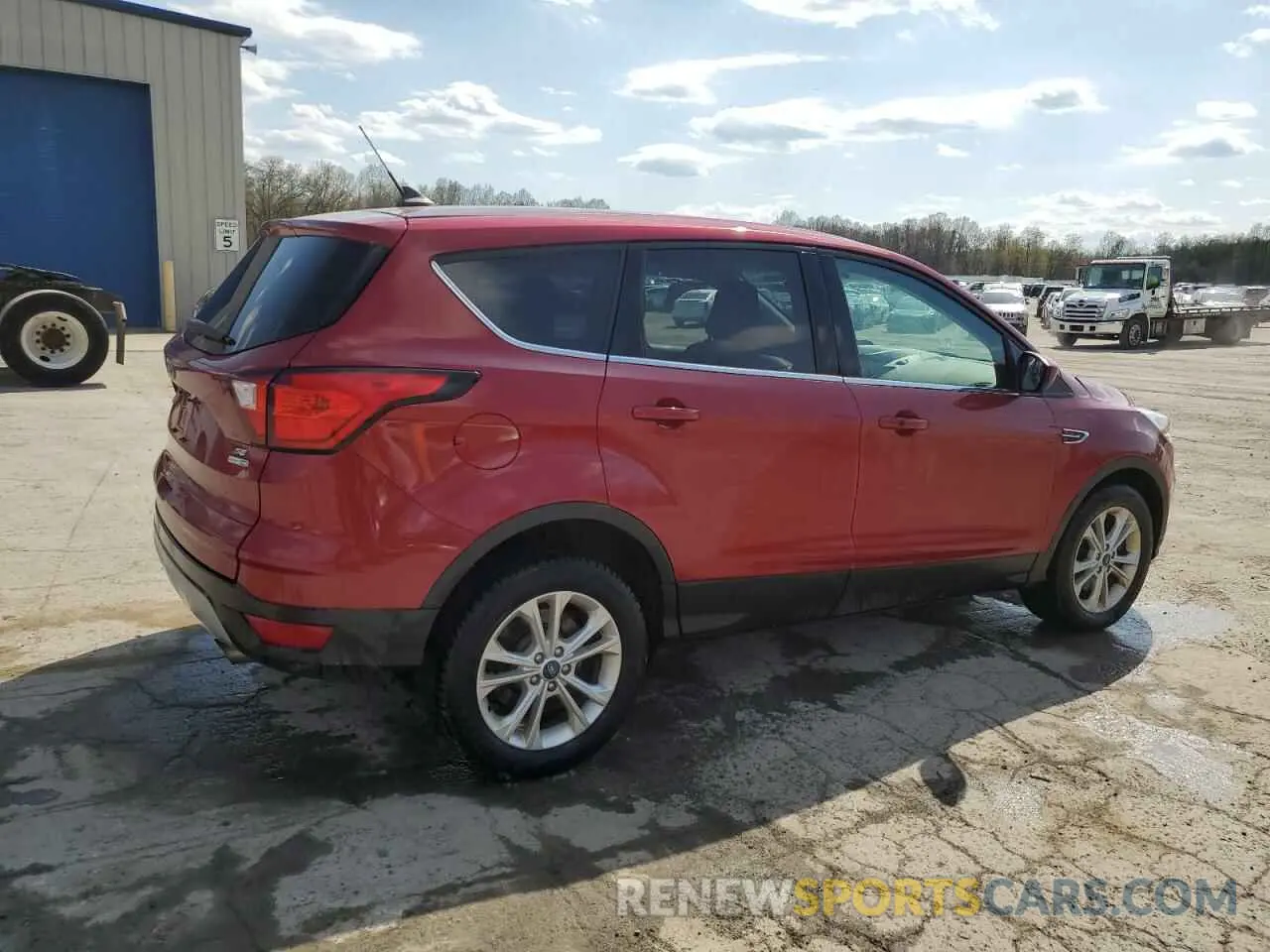 3 Photograph of a damaged car 1FMCU9GD8KUC49085 FORD ESCAPE 2019