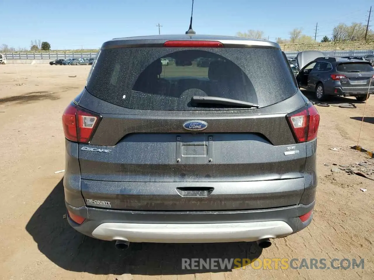 6 Photograph of a damaged car 1FMCU9GD8KUC53475 FORD ESCAPE 2019