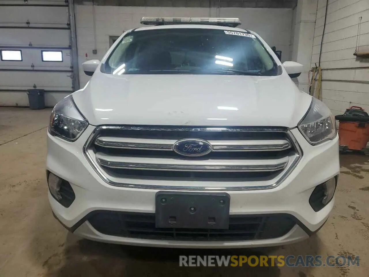 5 Photograph of a damaged car 1FMCU9GD9KUA05798 FORD ESCAPE 2019
