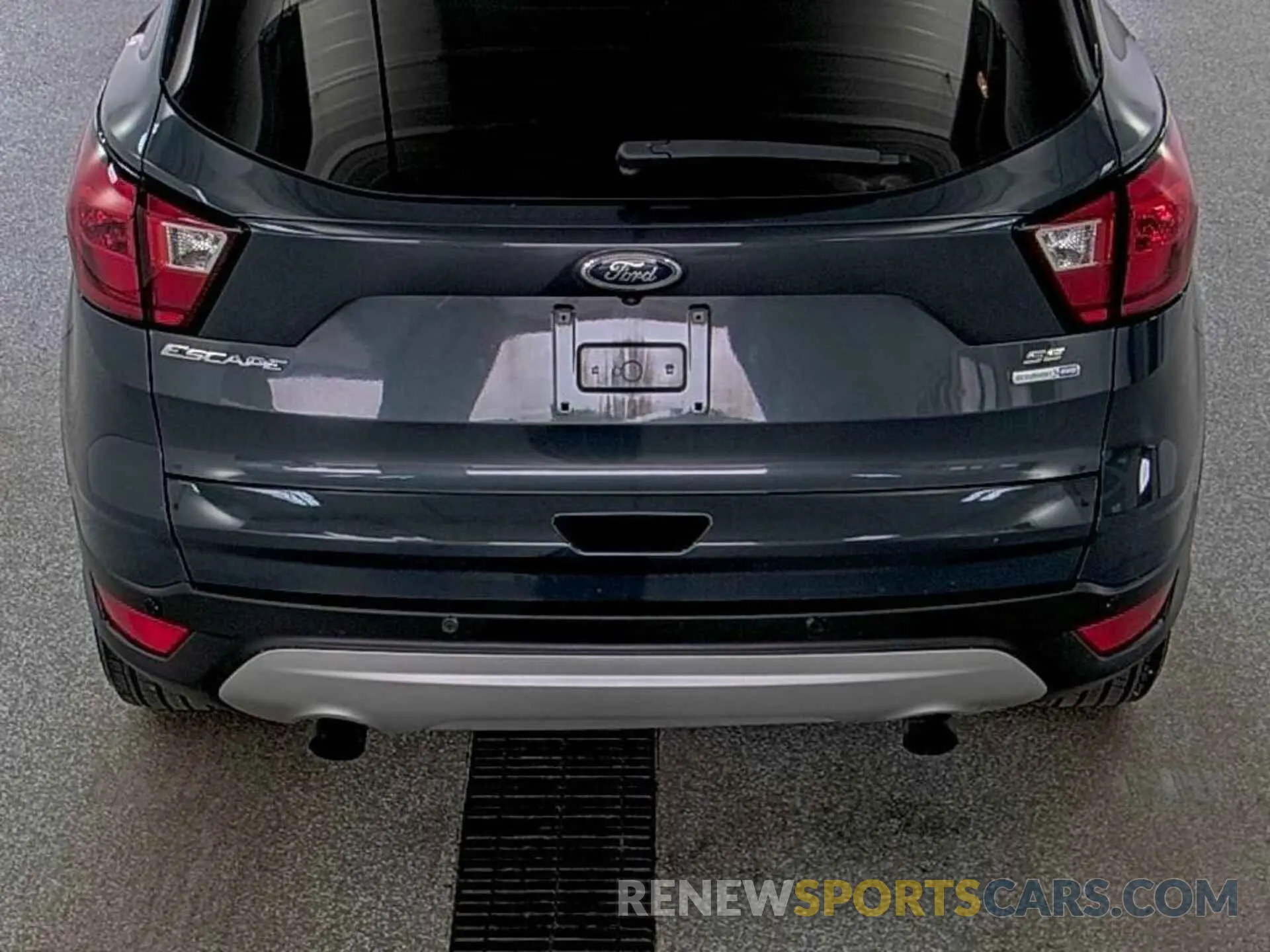 1 Photograph of a damaged car 1FMCU9GD9KUA54757 FORD ESCAPE 2019