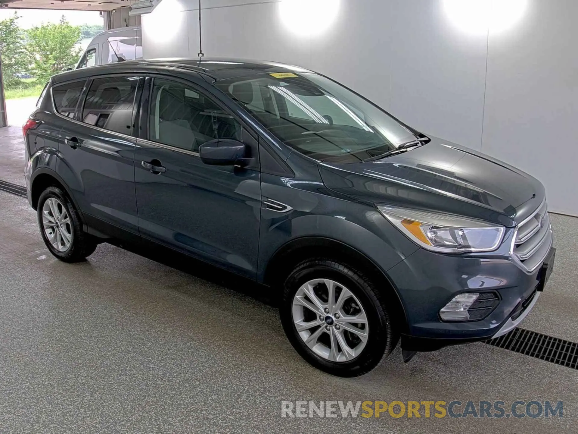 17 Photograph of a damaged car 1FMCU9GD9KUA54757 FORD ESCAPE 2019