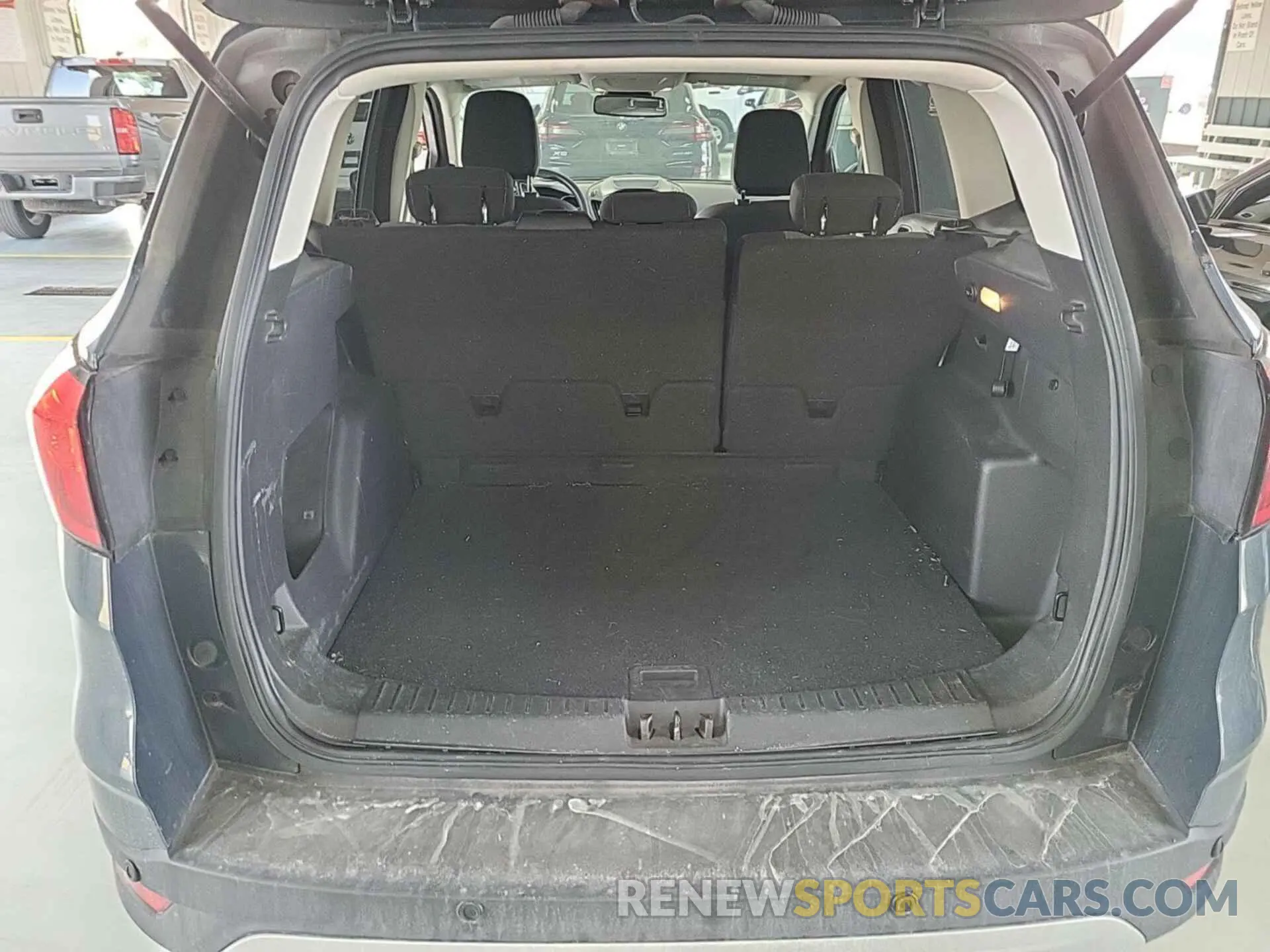 22 Photograph of a damaged car 1FMCU9GD9KUA54757 FORD ESCAPE 2019