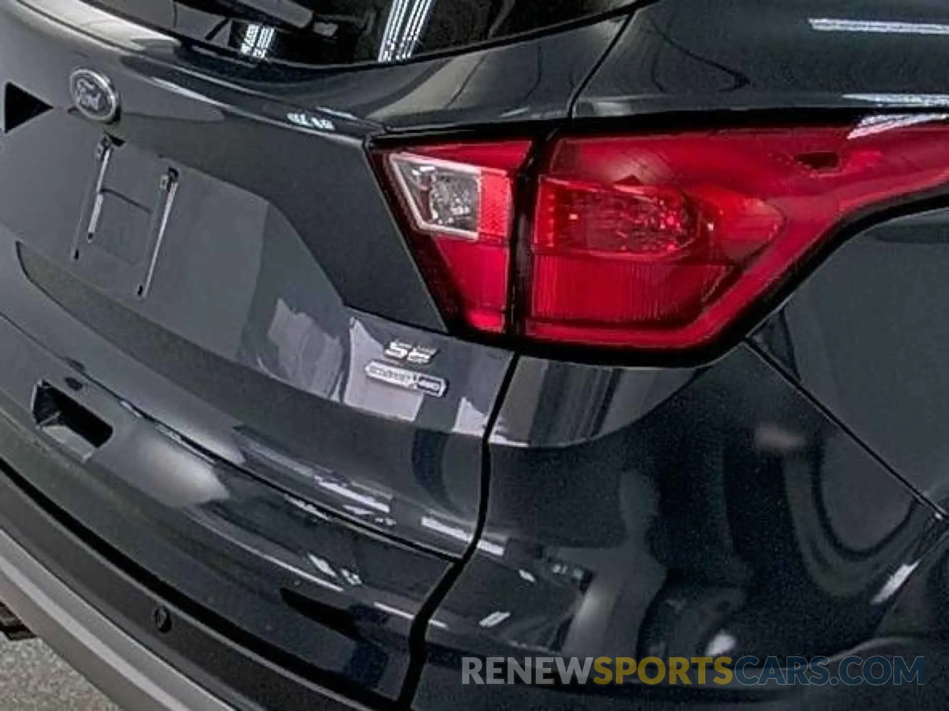 4 Photograph of a damaged car 1FMCU9GD9KUA54757 FORD ESCAPE 2019