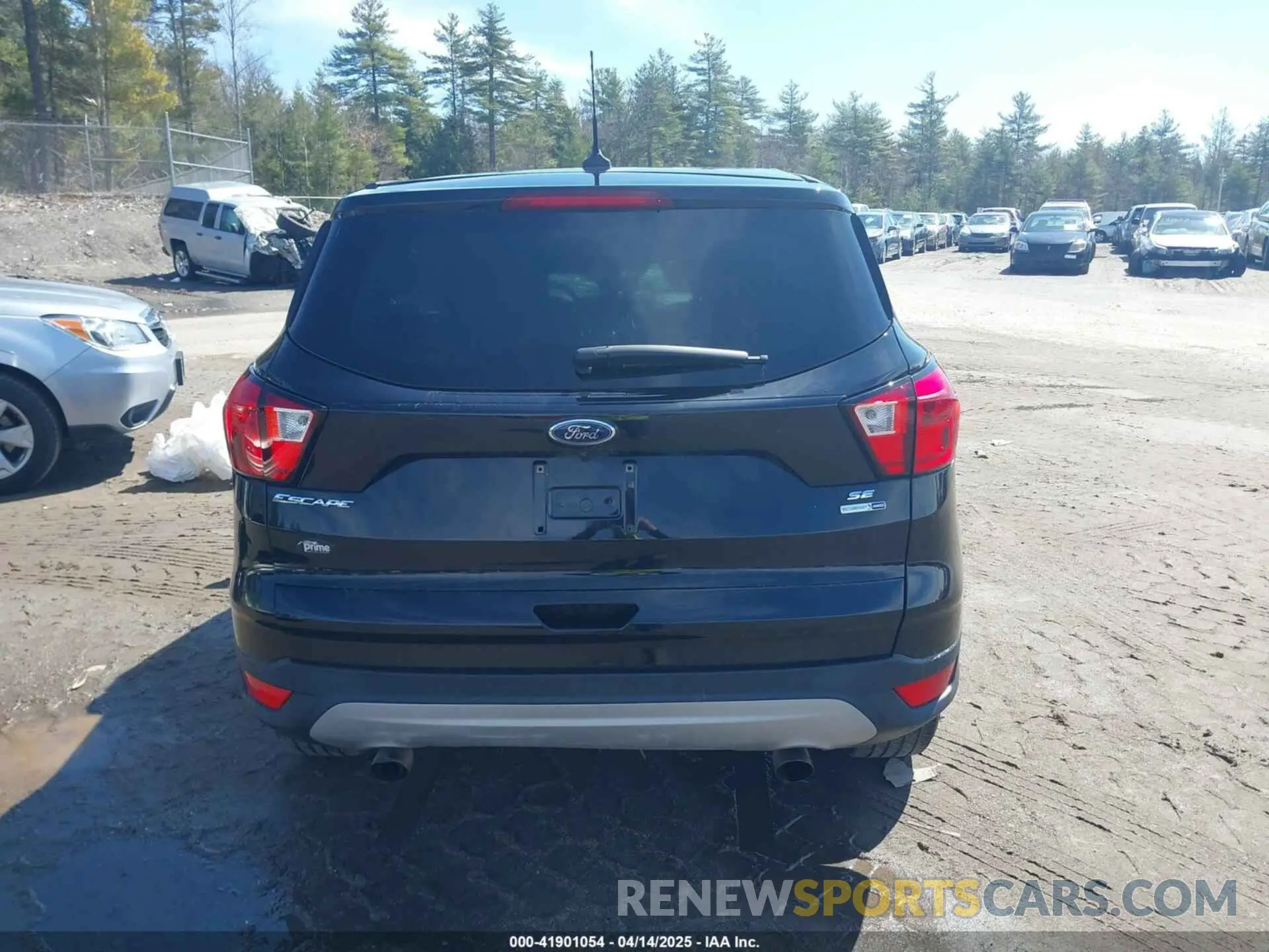 16 Photograph of a damaged car 1FMCU9GD9KUA66049 FORD ESCAPE 2019