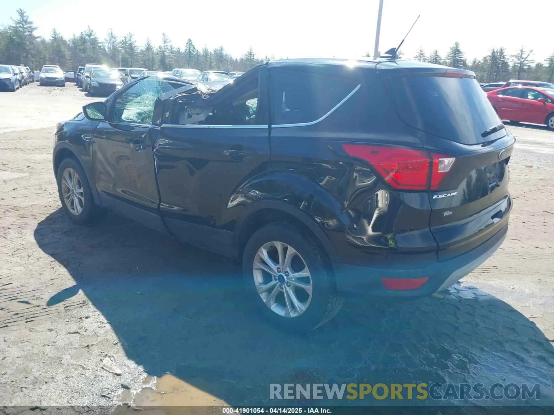 3 Photograph of a damaged car 1FMCU9GD9KUA66049 FORD ESCAPE 2019