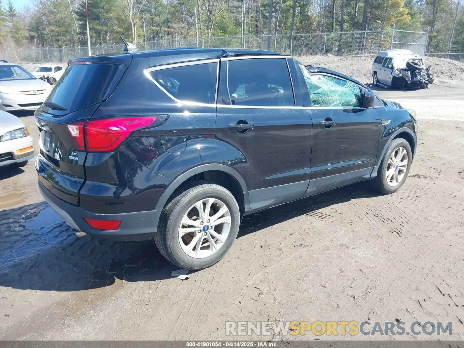 4 Photograph of a damaged car 1FMCU9GD9KUA66049 FORD ESCAPE 2019