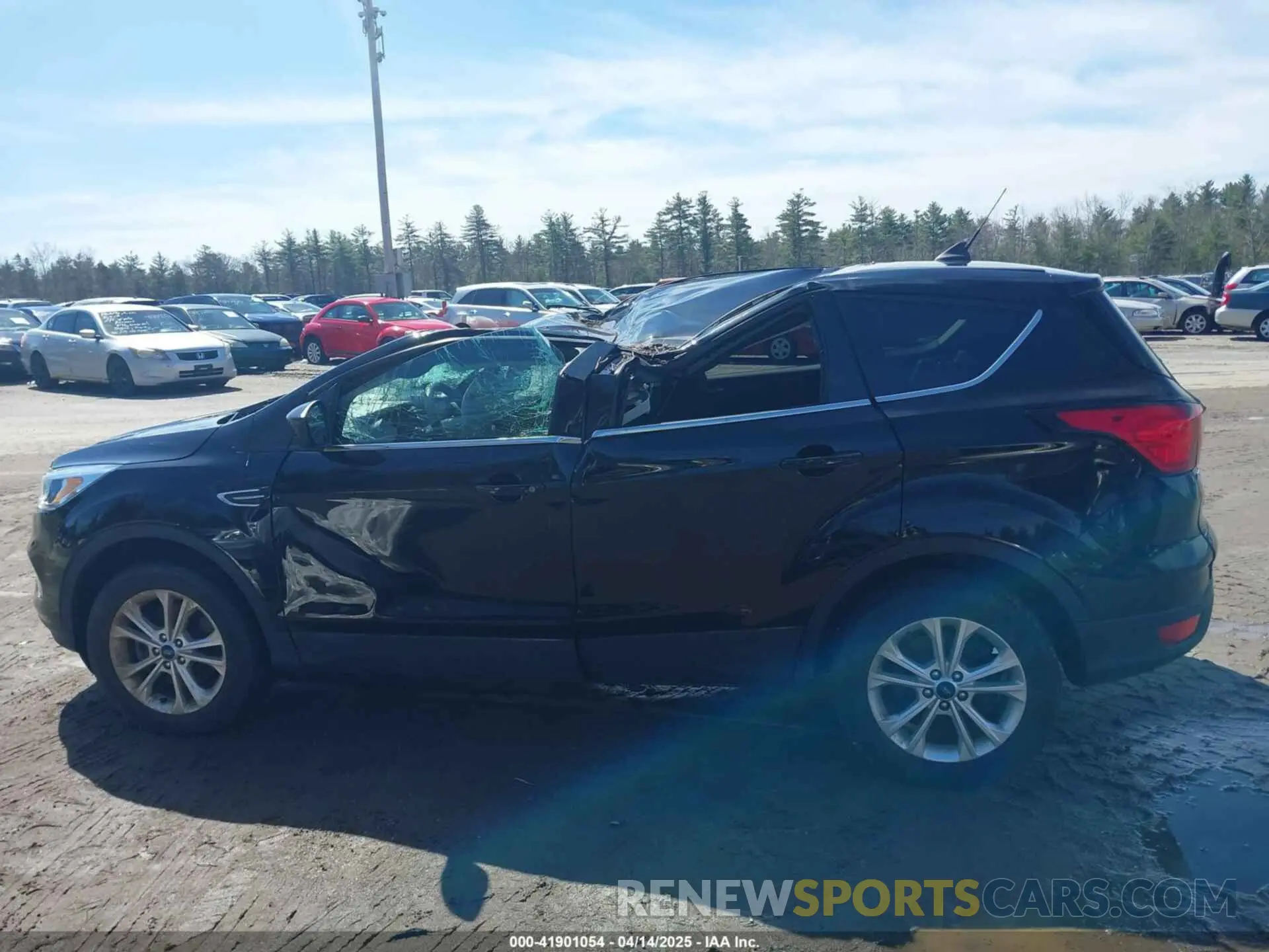 6 Photograph of a damaged car 1FMCU9GD9KUA66049 FORD ESCAPE 2019