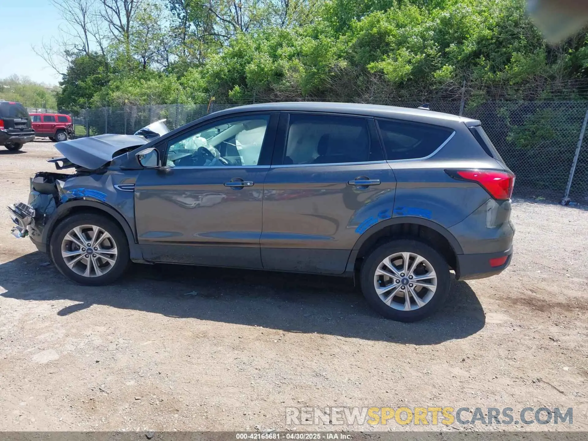 14 Photograph of a damaged car 1FMCU9GD9KUA70330 FORD ESCAPE 2019