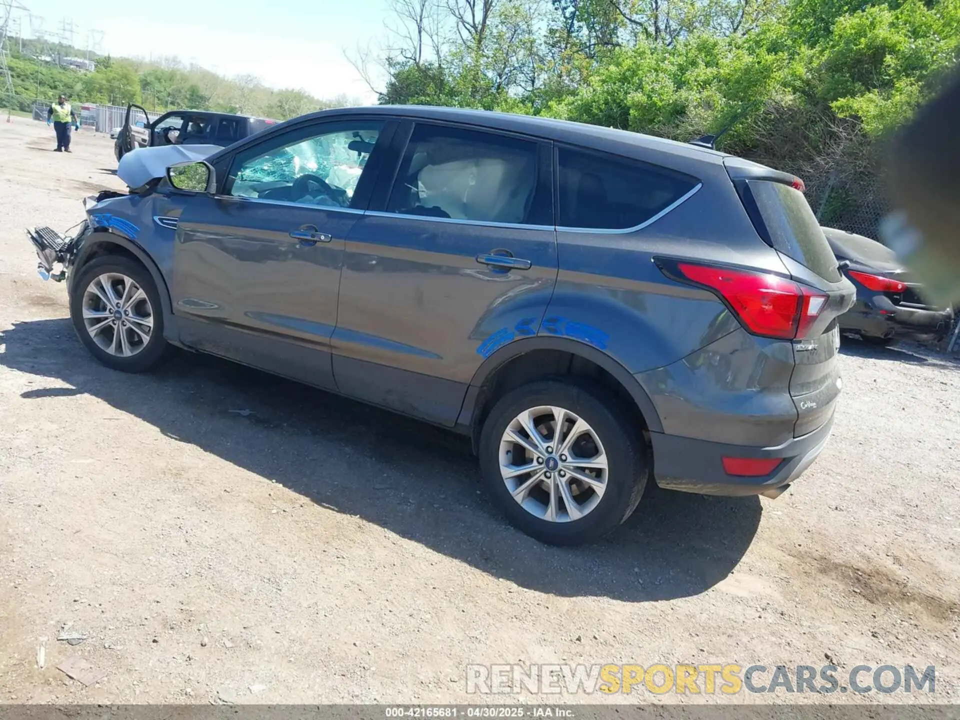 3 Photograph of a damaged car 1FMCU9GD9KUA70330 FORD ESCAPE 2019