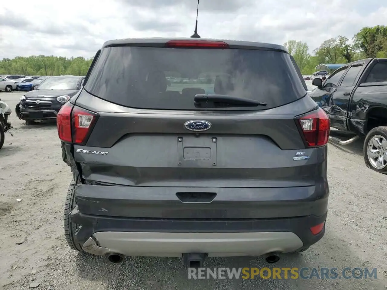 6 Photograph of a damaged car 1FMCU9GD9KUA84311 FORD ESCAPE 2019