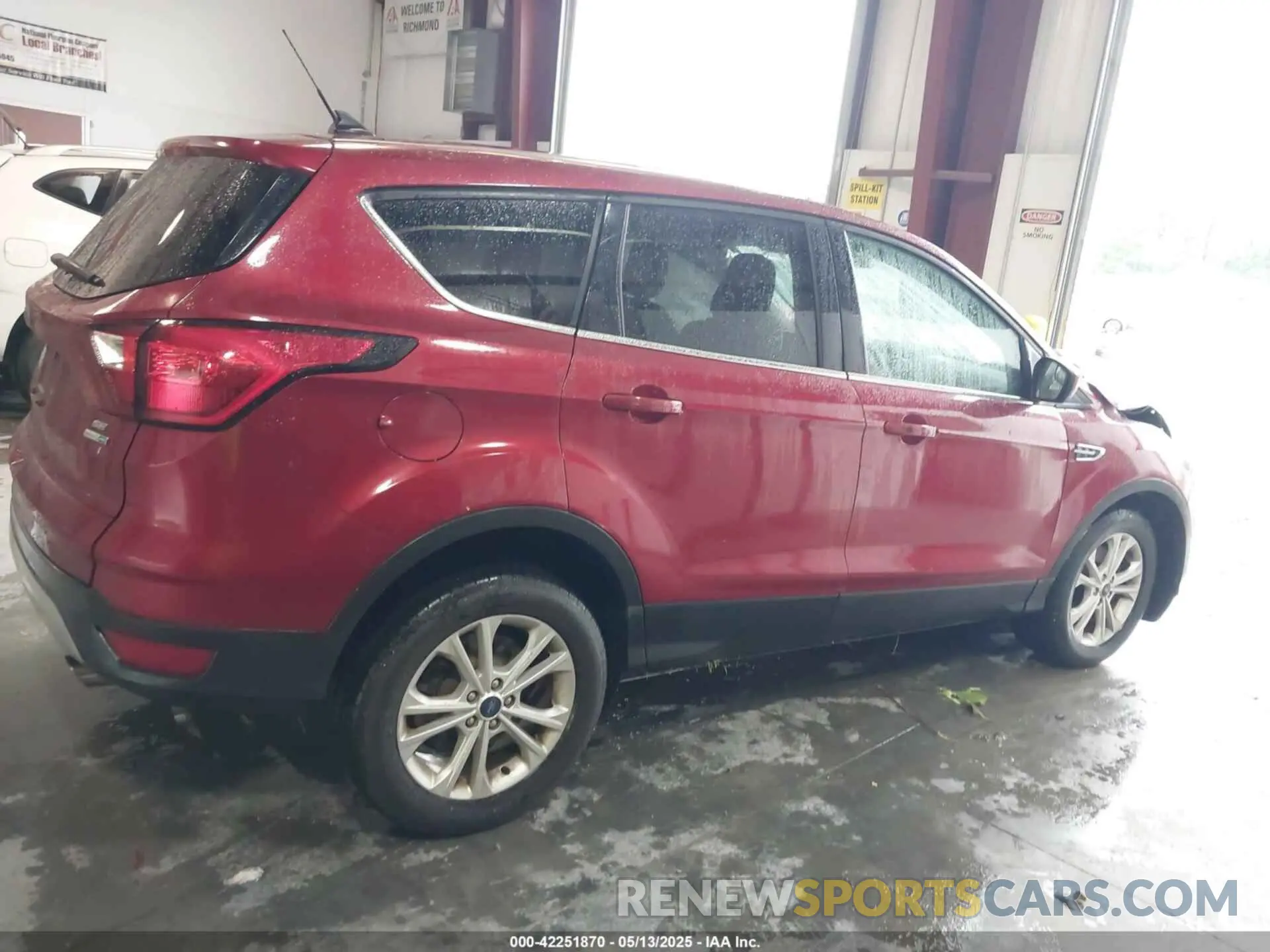 13 Photograph of a damaged car 1FMCU9GD9KUA91470 FORD ESCAPE 2019