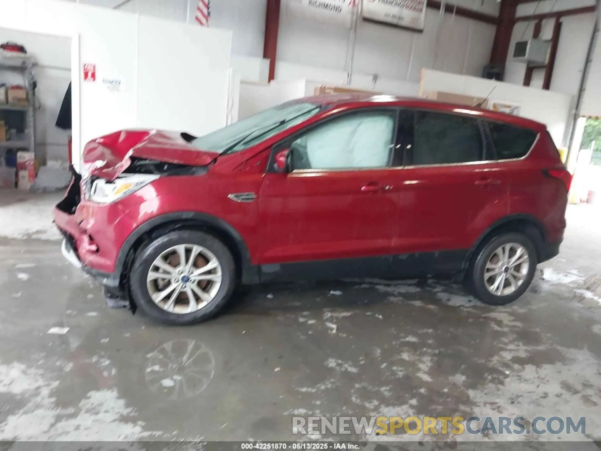 14 Photograph of a damaged car 1FMCU9GD9KUA91470 FORD ESCAPE 2019