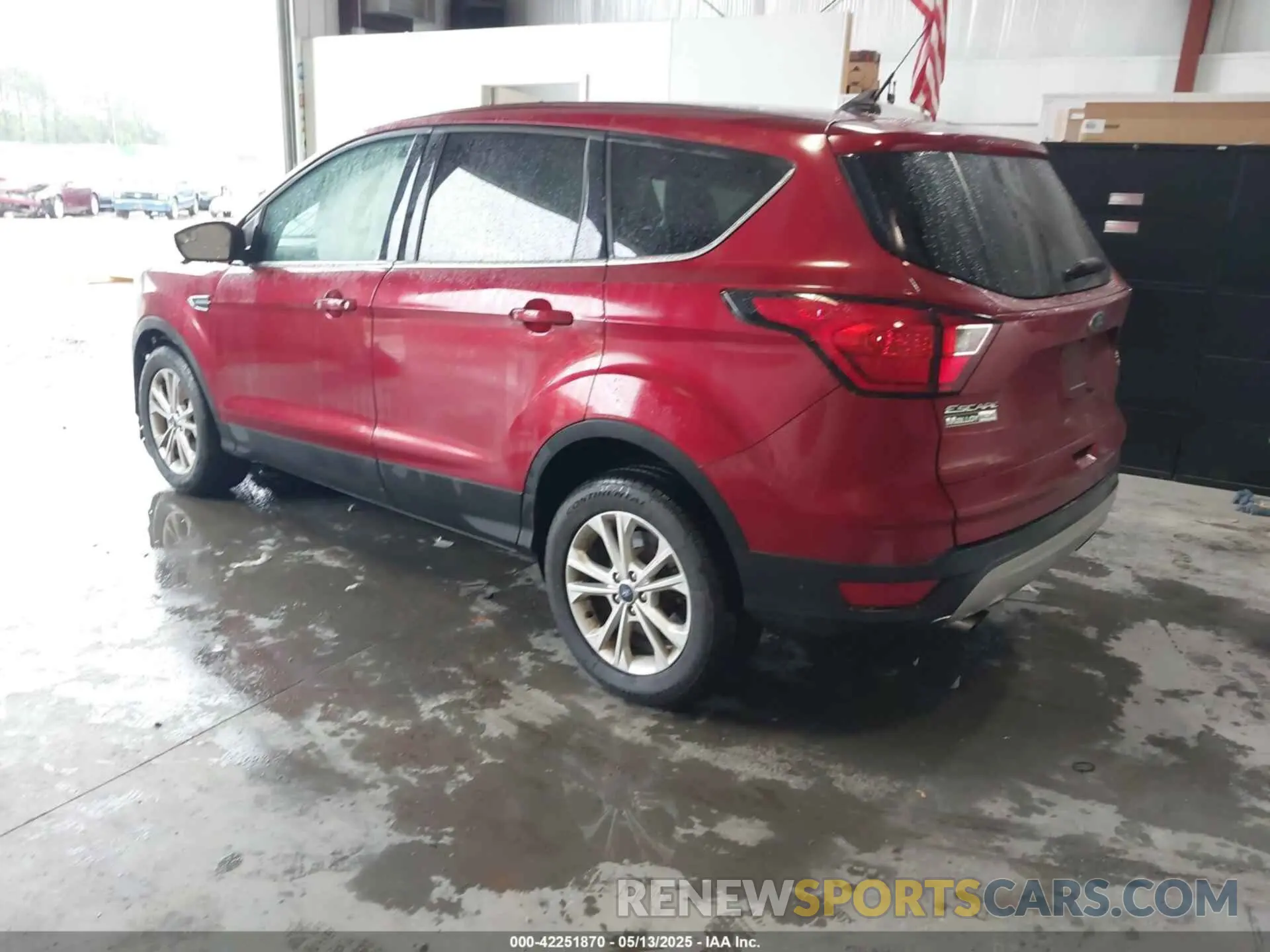 3 Photograph of a damaged car 1FMCU9GD9KUA91470 FORD ESCAPE 2019