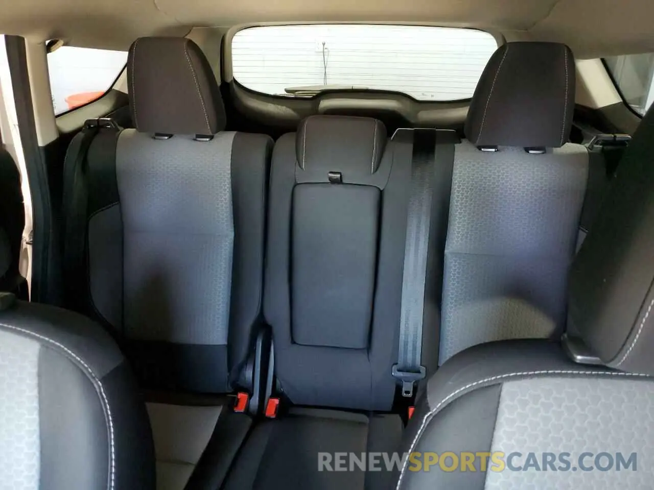 10 Photograph of a damaged car 1FMCU9GD9KUA94367 FORD ESCAPE 2019