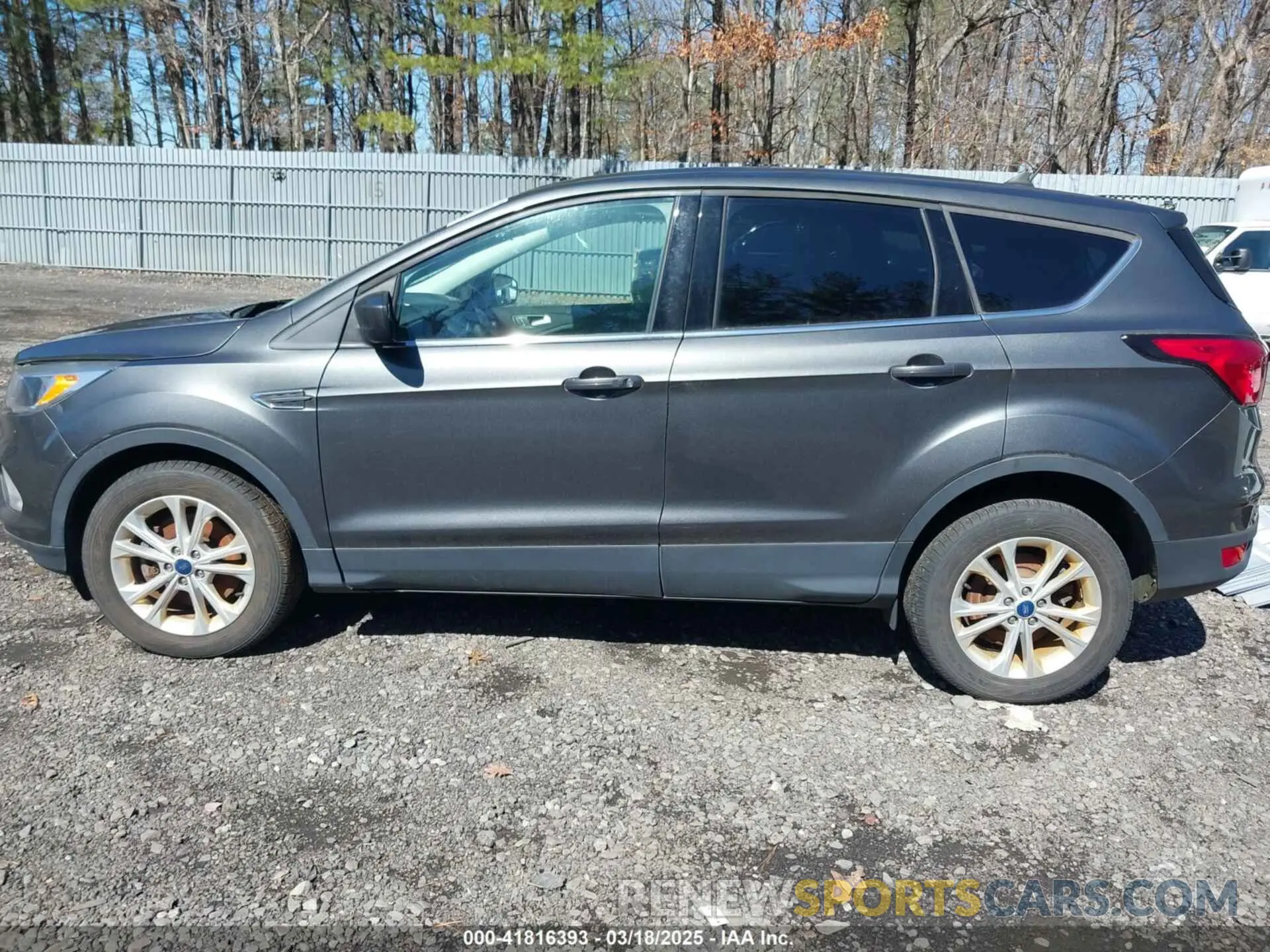 14 Photograph of a damaged car 1FMCU9GD9KUB11314 FORD ESCAPE 2019