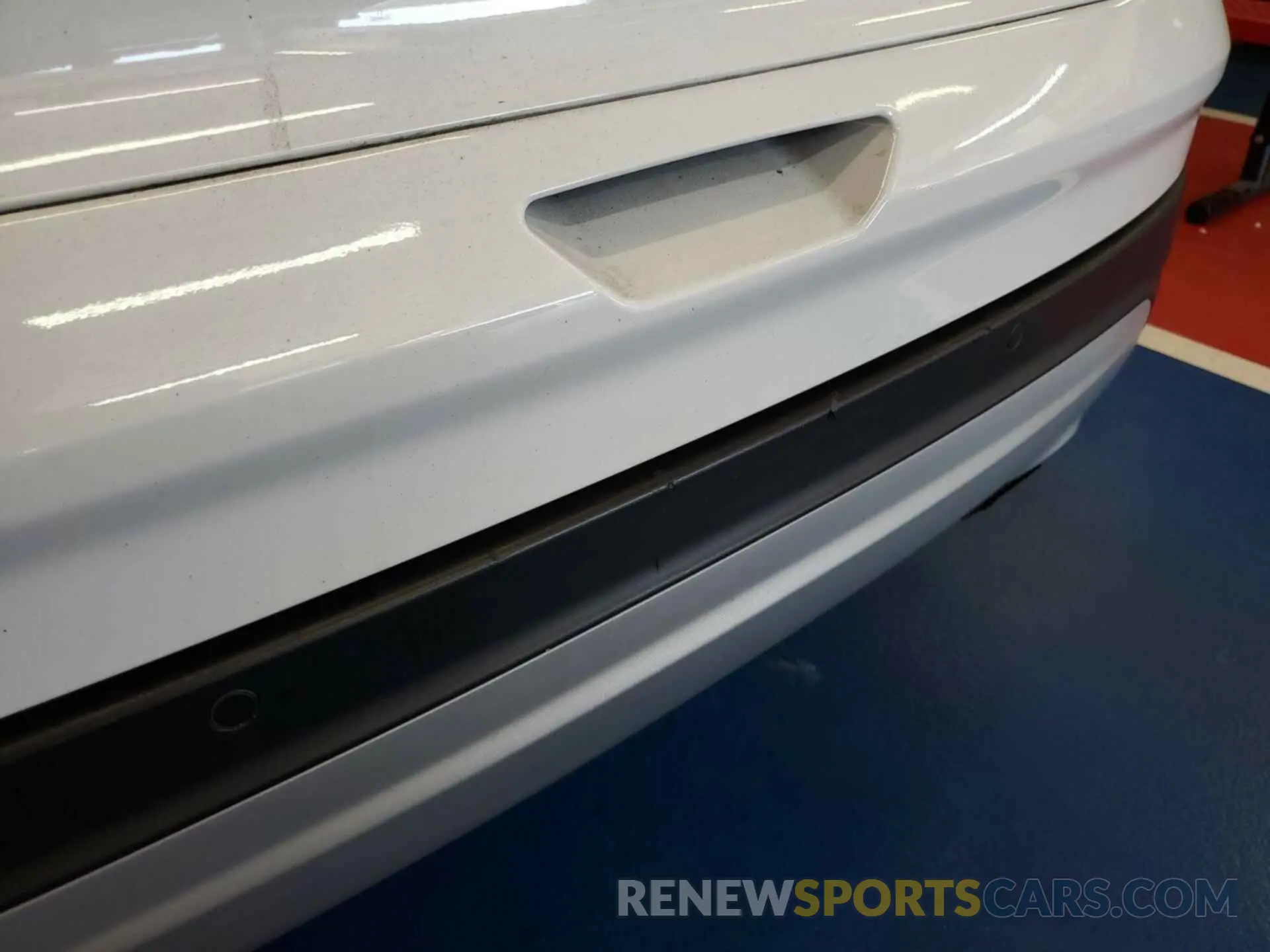 19 Photograph of a damaged car 1FMCU9GD9KUB11829 FORD ESCAPE 2019