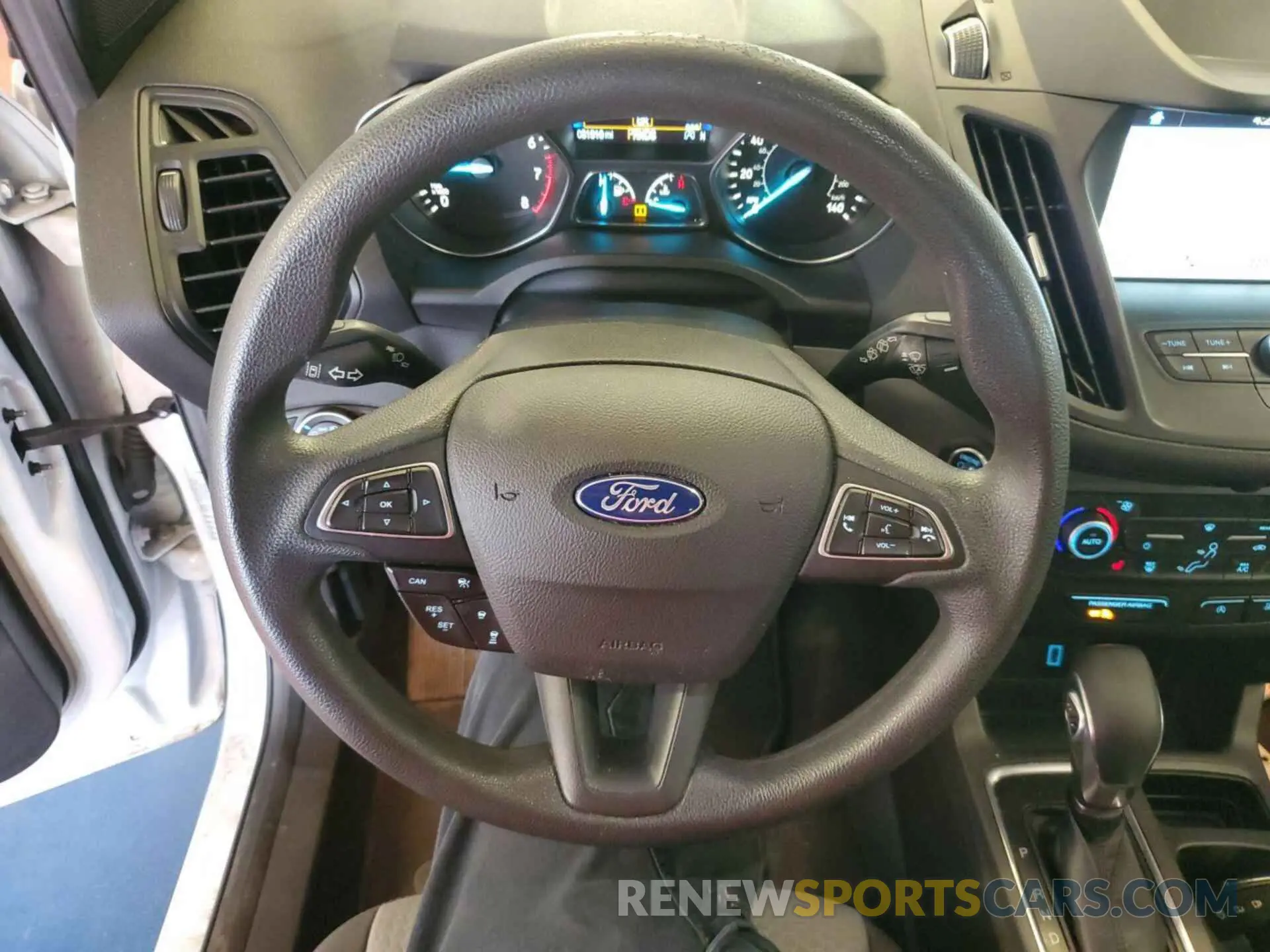 2 Photograph of a damaged car 1FMCU9GD9KUB11829 FORD ESCAPE 2019