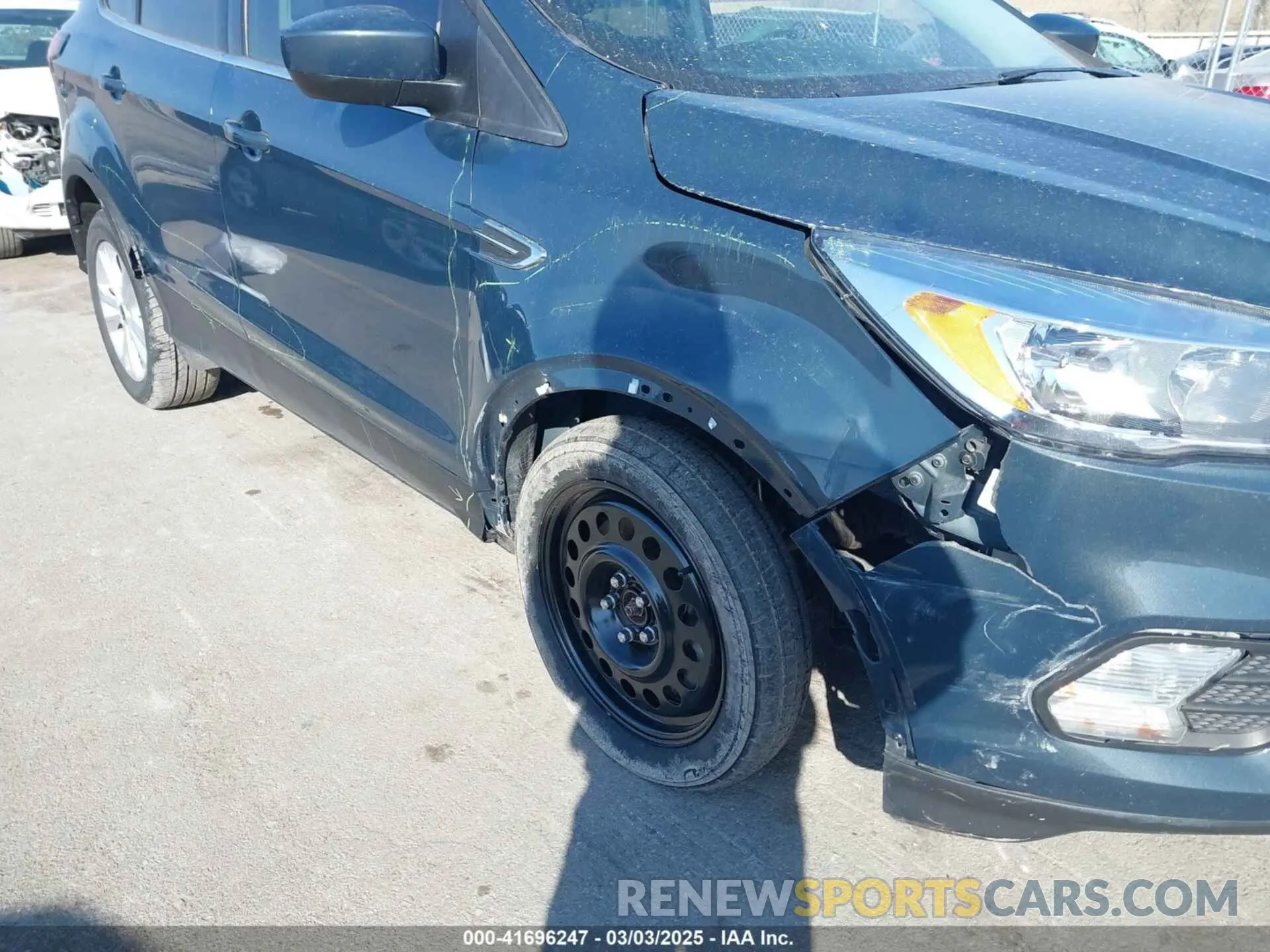 6 Photograph of a damaged car 1FMCU9GD9KUB14228 FORD ESCAPE 2019