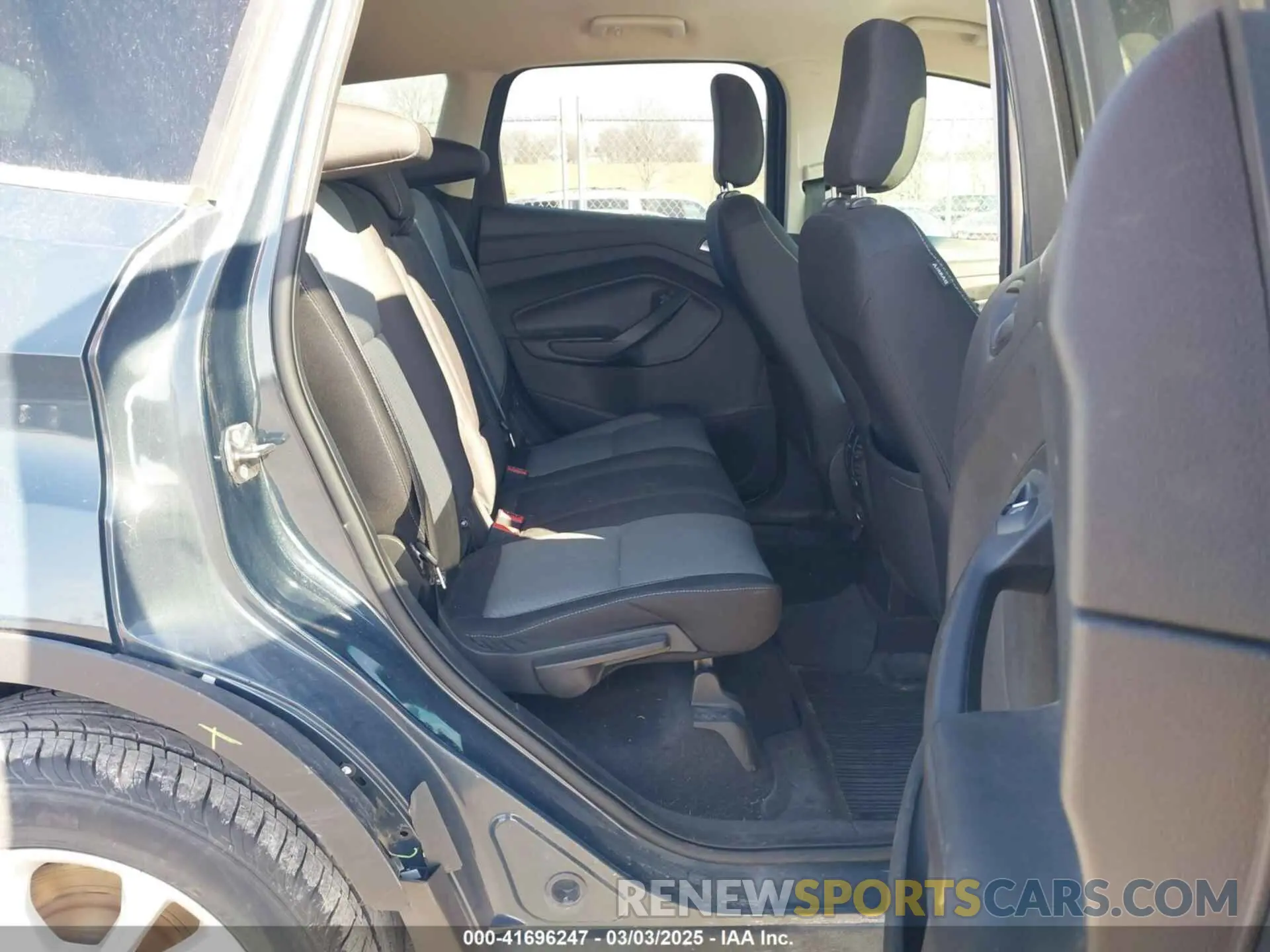 8 Photograph of a damaged car 1FMCU9GD9KUB14228 FORD ESCAPE 2019