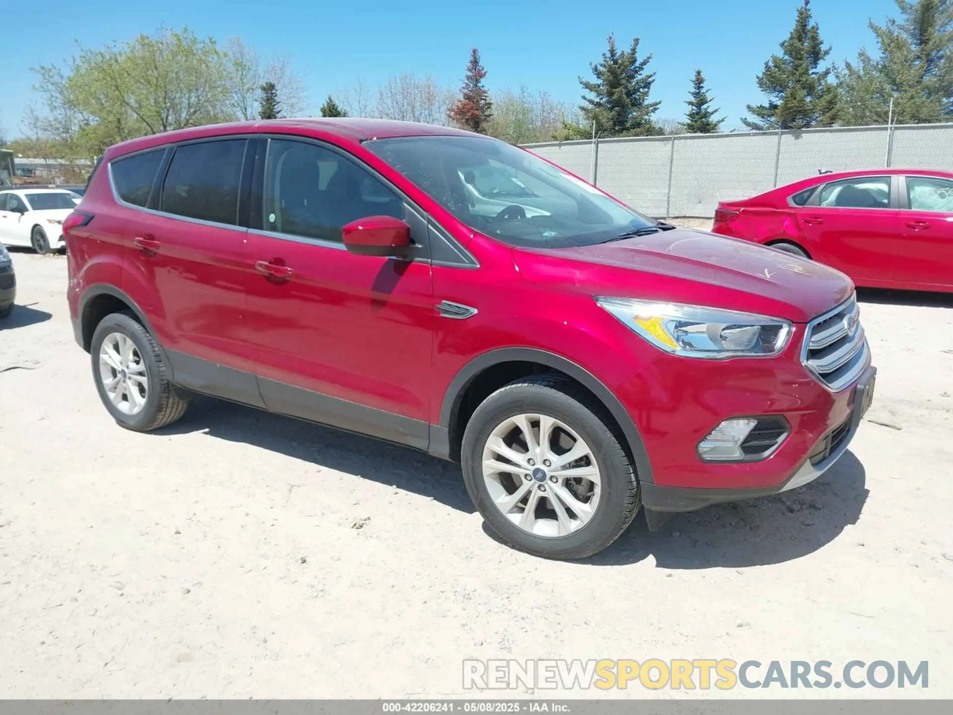 1 Photograph of a damaged car 1FMCU9GD9KUB22426 FORD ESCAPE 2019