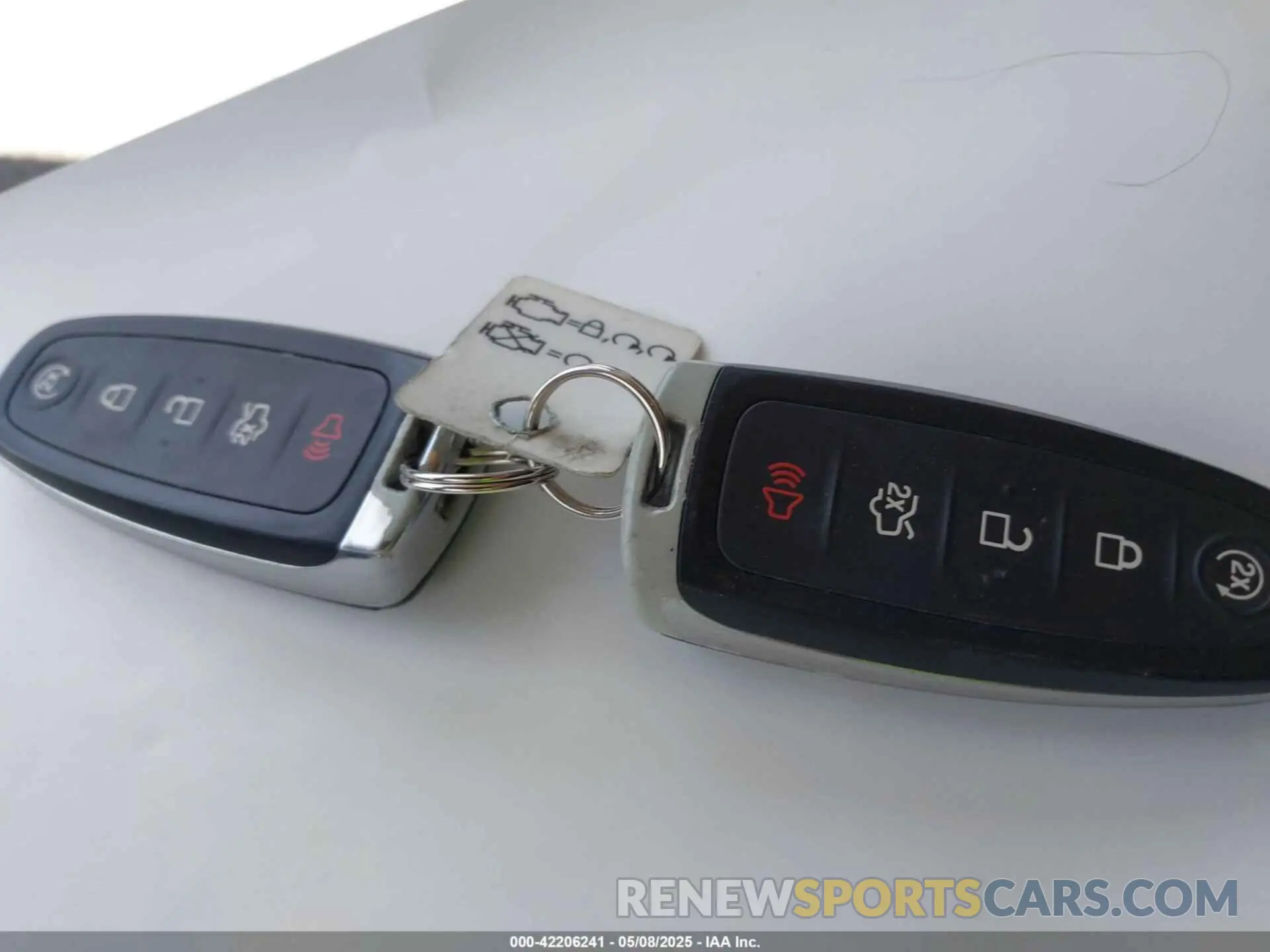 11 Photograph of a damaged car 1FMCU9GD9KUB22426 FORD ESCAPE 2019