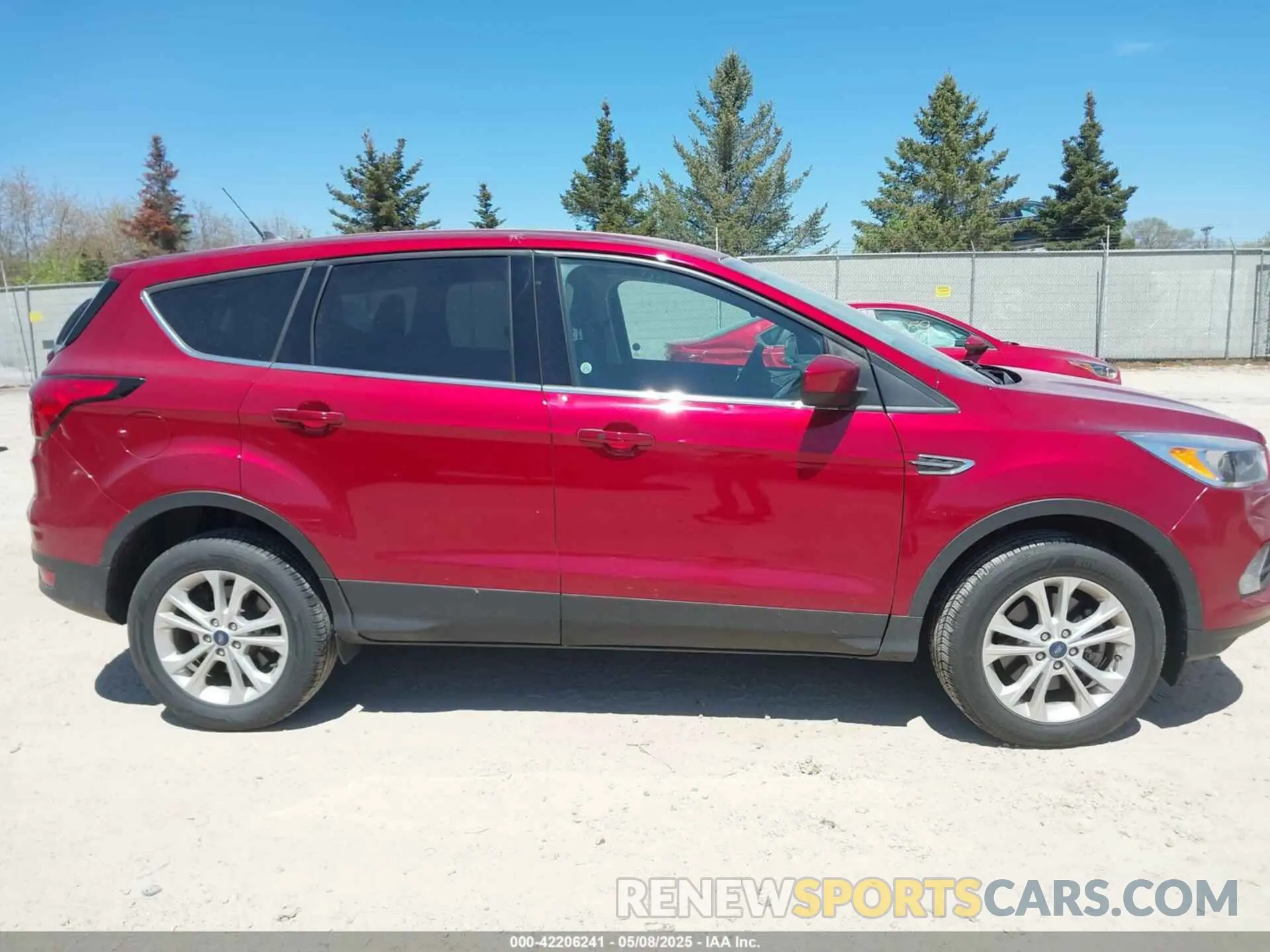 14 Photograph of a damaged car 1FMCU9GD9KUB22426 FORD ESCAPE 2019