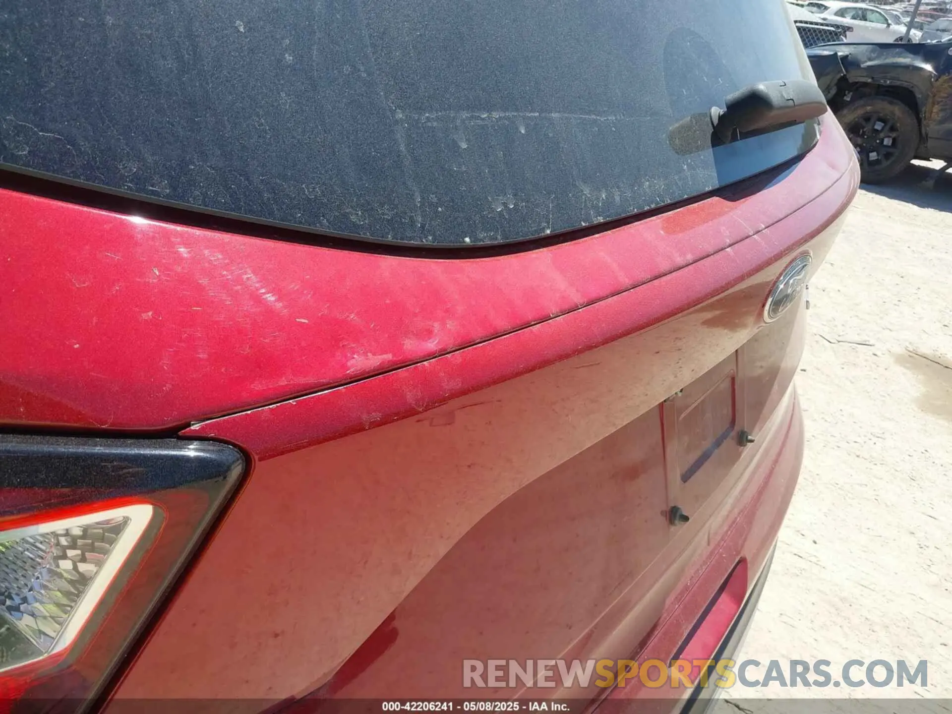 19 Photograph of a damaged car 1FMCU9GD9KUB22426 FORD ESCAPE 2019