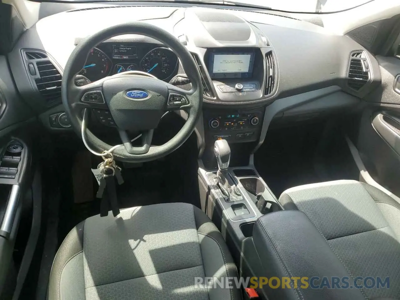 8 Photograph of a damaged car 1FMCU9GD9KUB30526 FORD ESCAPE 2019
