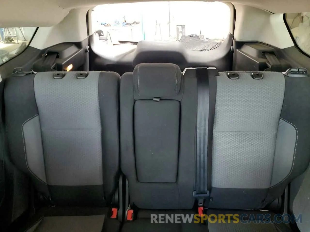 10 Photograph of a damaged car 1FMCU9GD9KUB31174 FORD ESCAPE 2019