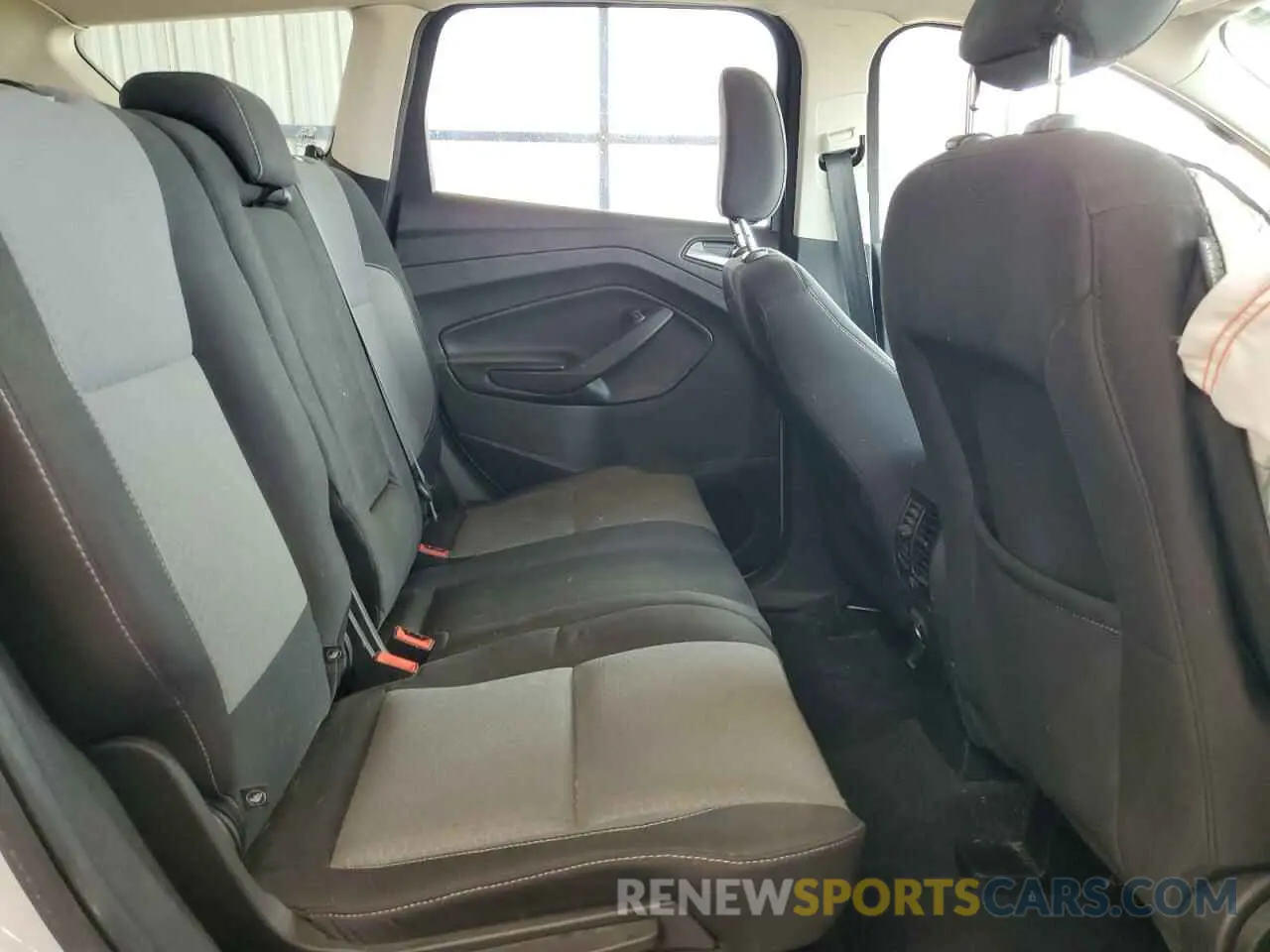 11 Photograph of a damaged car 1FMCU9GD9KUB31174 FORD ESCAPE 2019