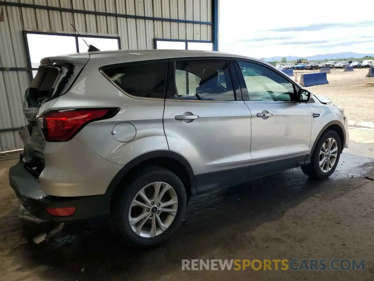 3 Photograph of a damaged car 1FMCU9GD9KUB31174 FORD ESCAPE 2019
