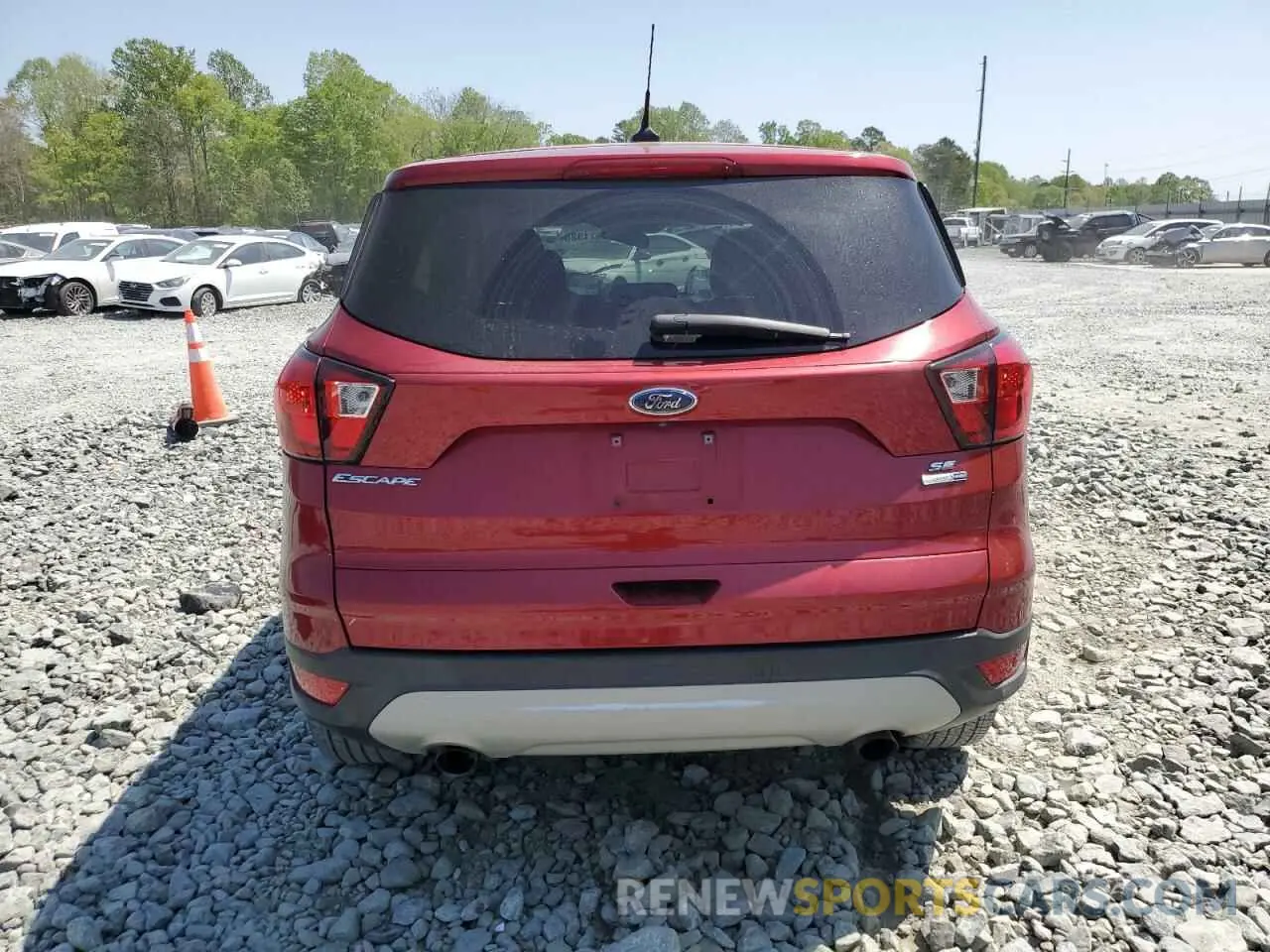 6 Photograph of a damaged car 1FMCU9GD9KUC17505 FORD ESCAPE 2019