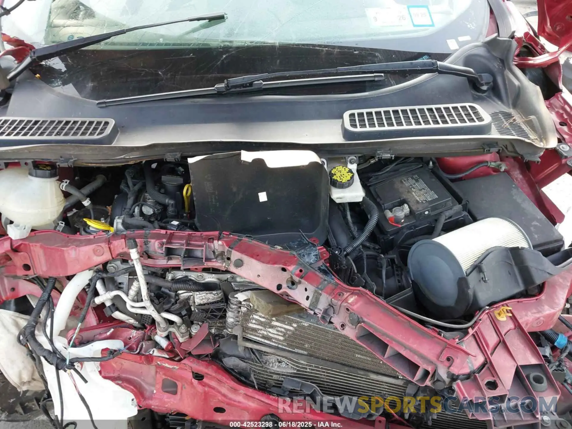 10 Photograph of a damaged car 1FMCU9GD9KUC43974 FORD ESCAPE 2019