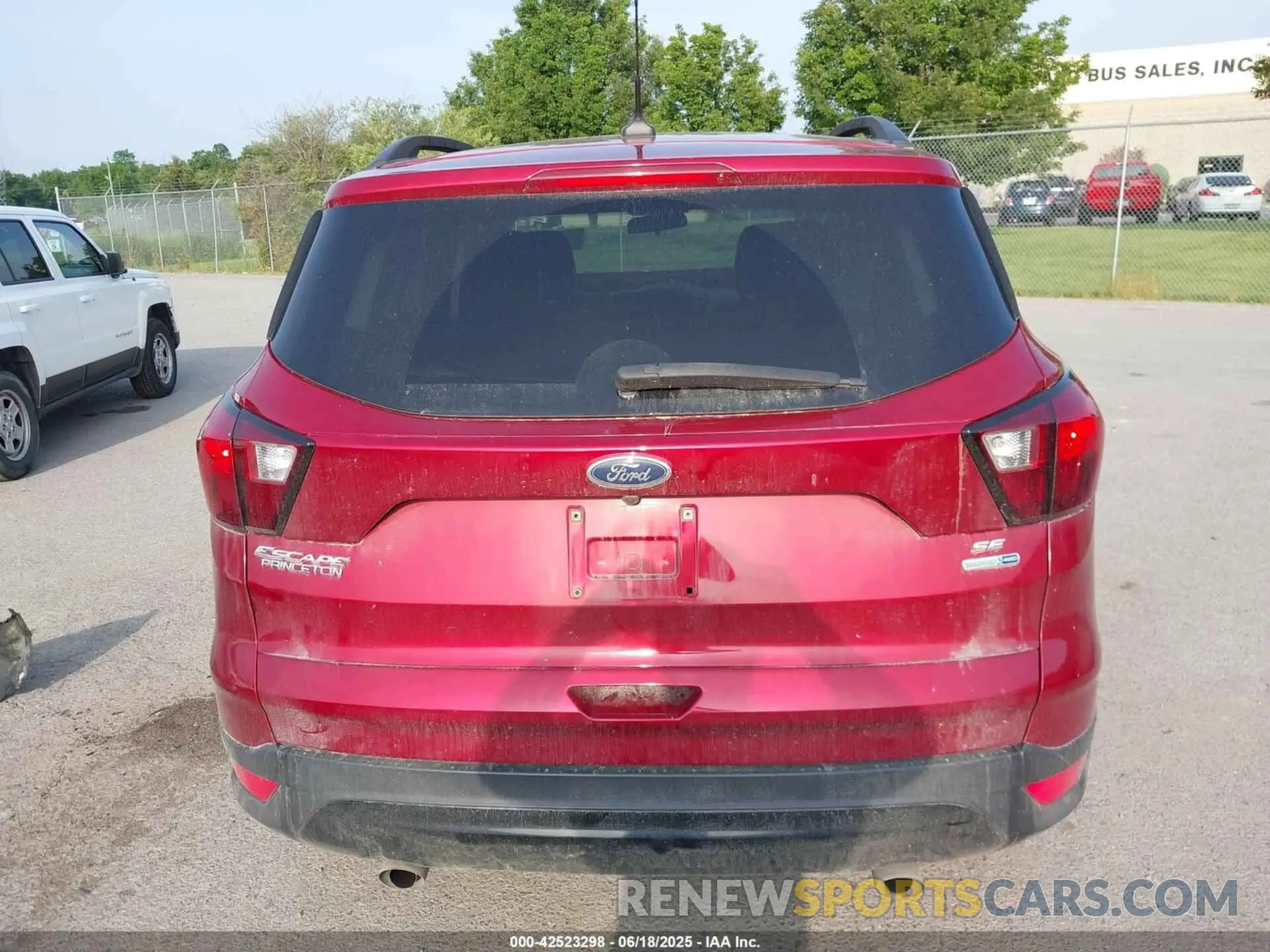 16 Photograph of a damaged car 1FMCU9GD9KUC43974 FORD ESCAPE 2019